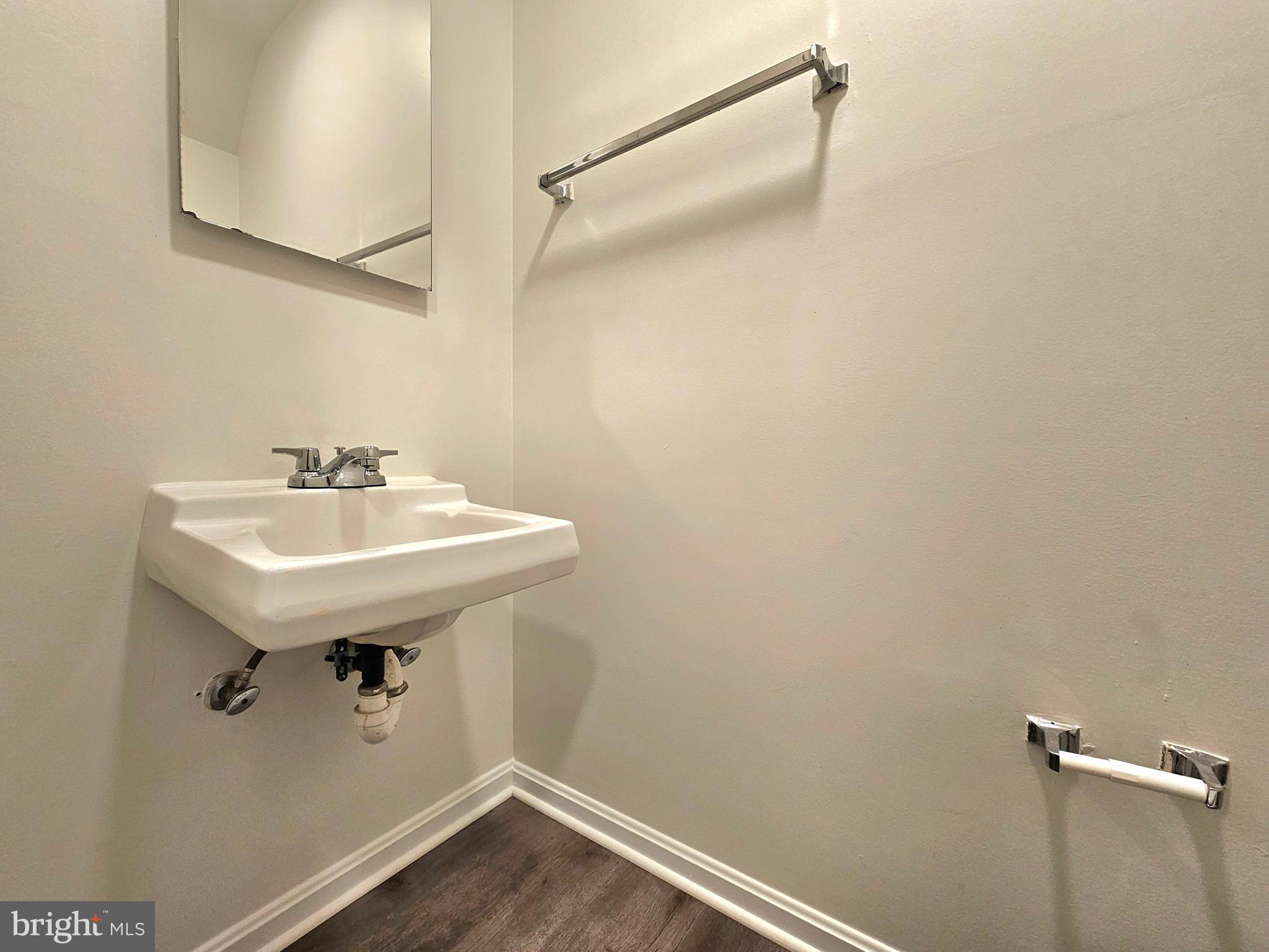 KINGS PARK WEST - Residential Lease