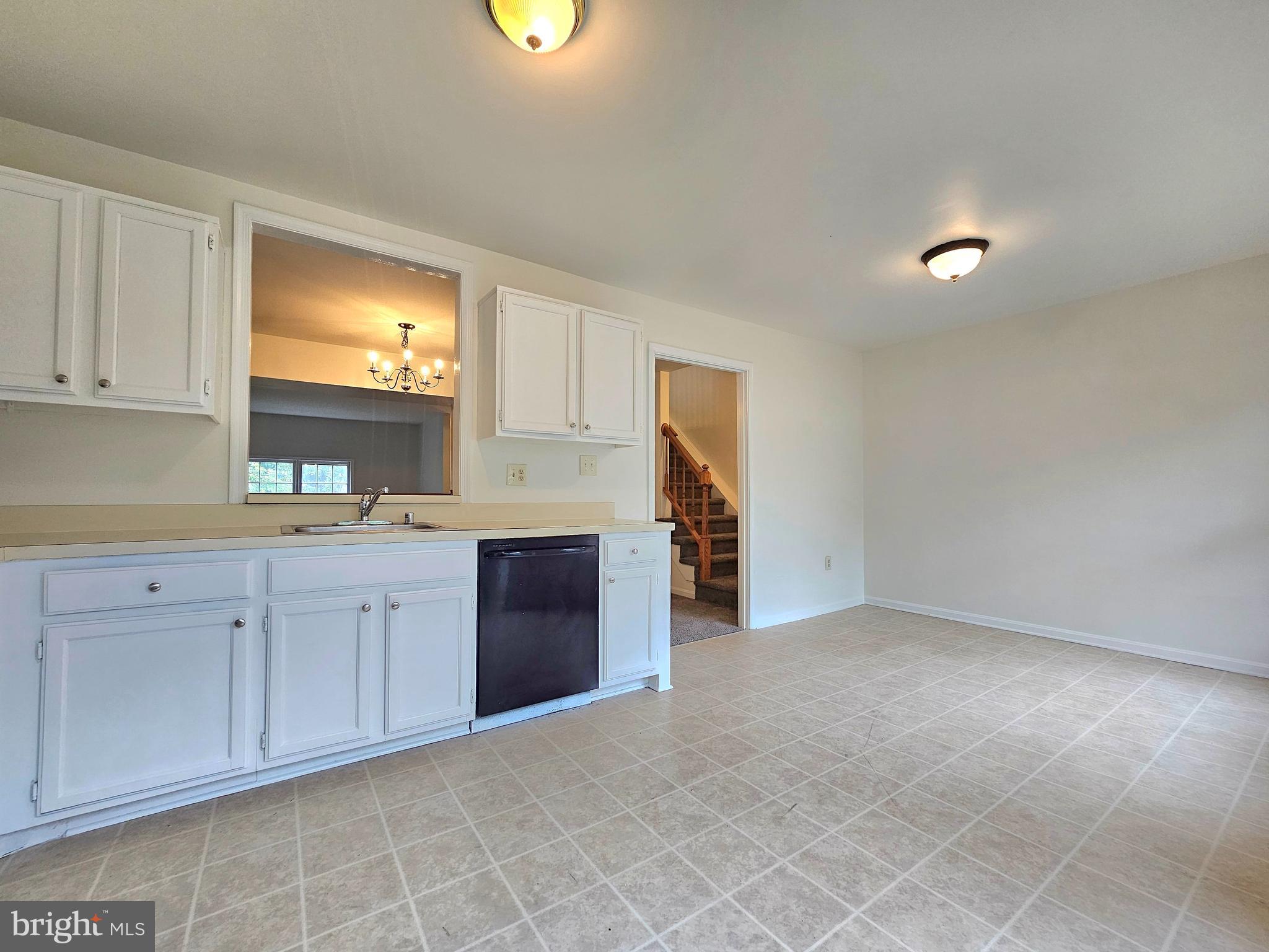 KINGS PARK WEST - Residential Lease