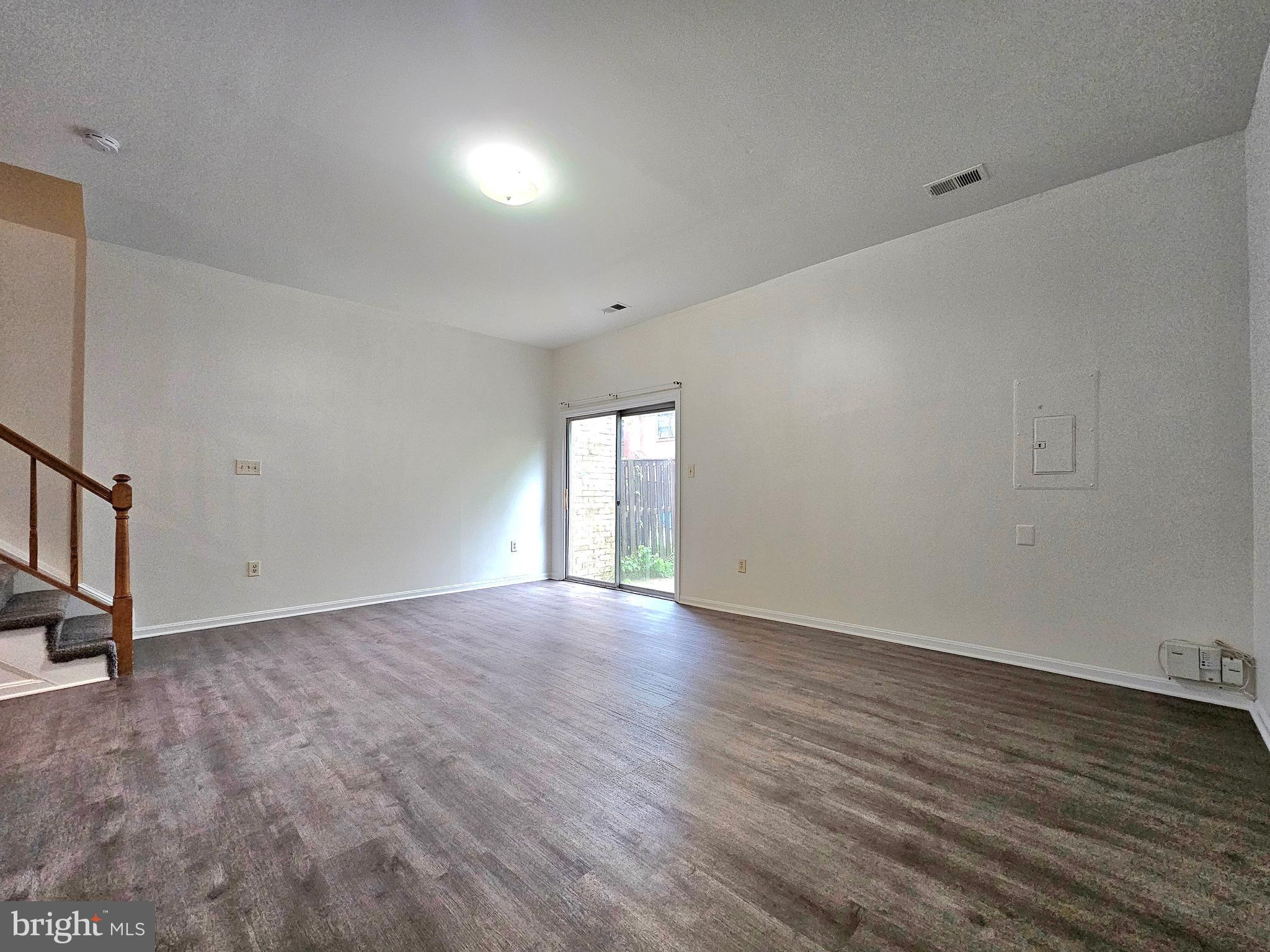 KINGS PARK WEST - Residential Lease