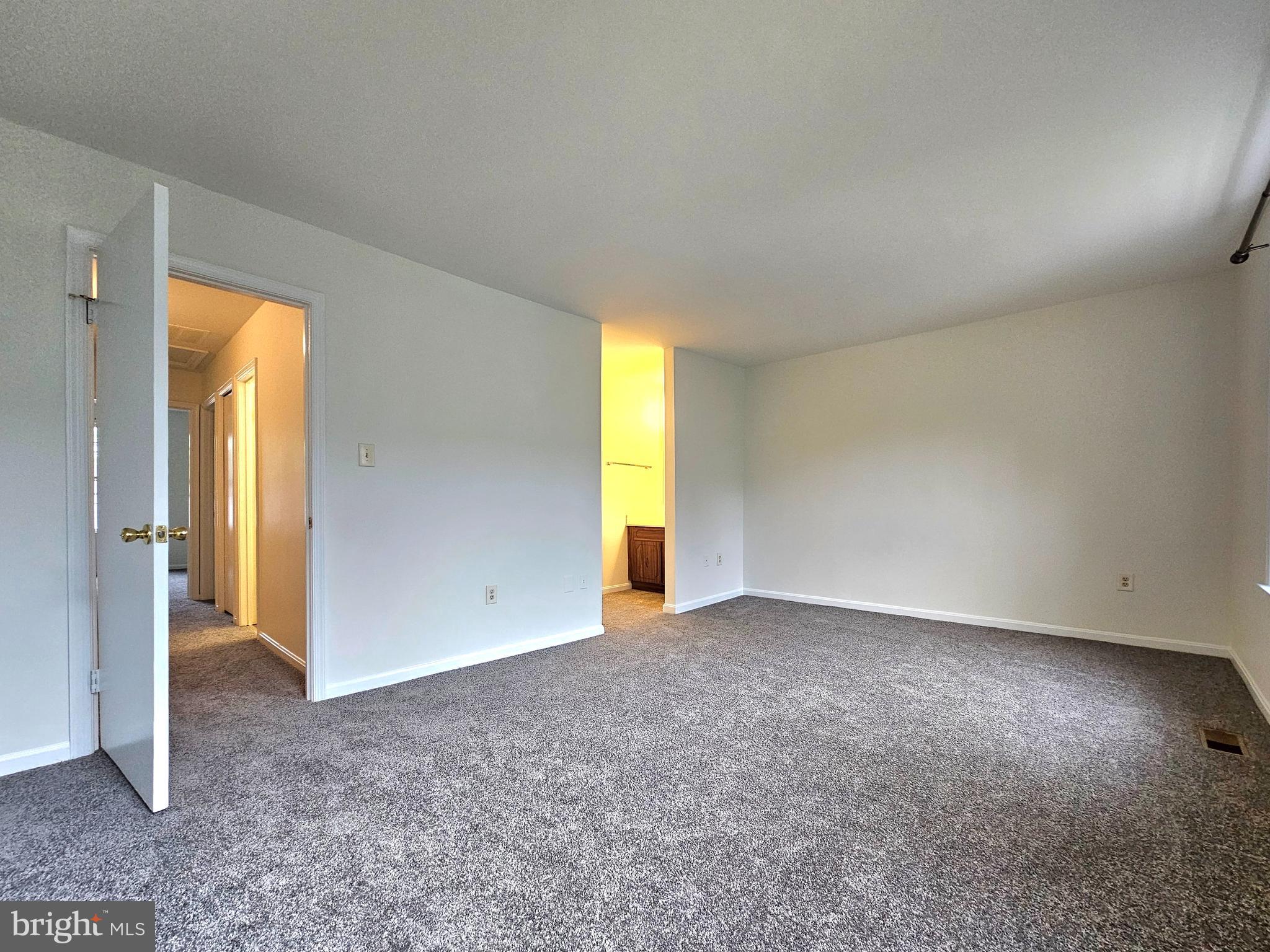 KINGS PARK WEST - Residential Lease