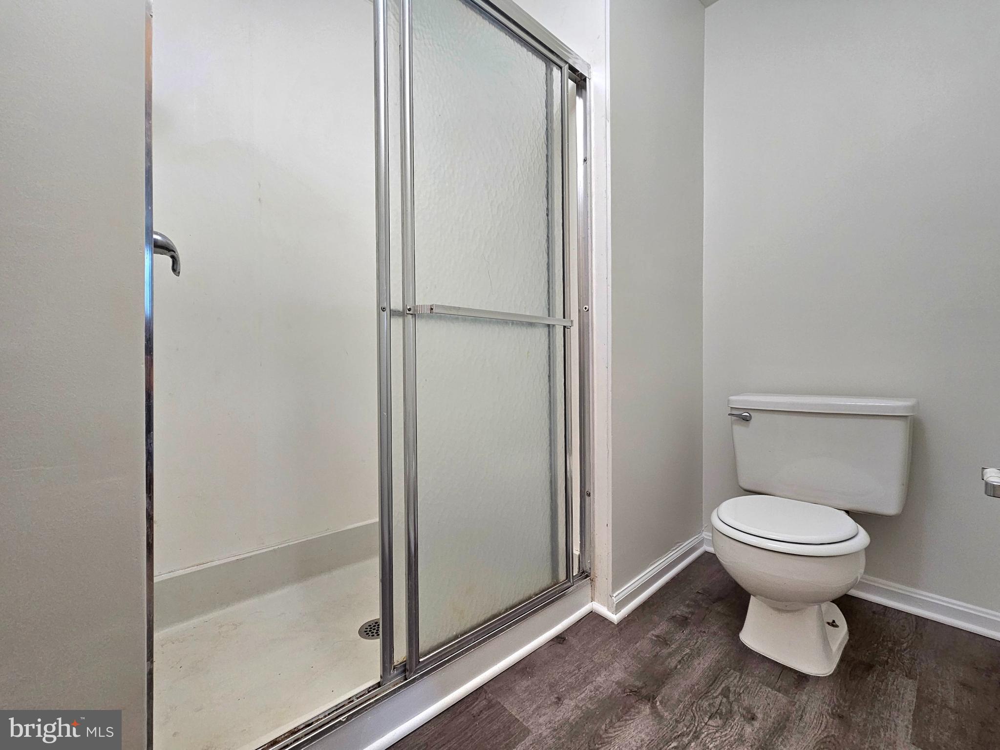 KINGS PARK WEST - Residential Lease