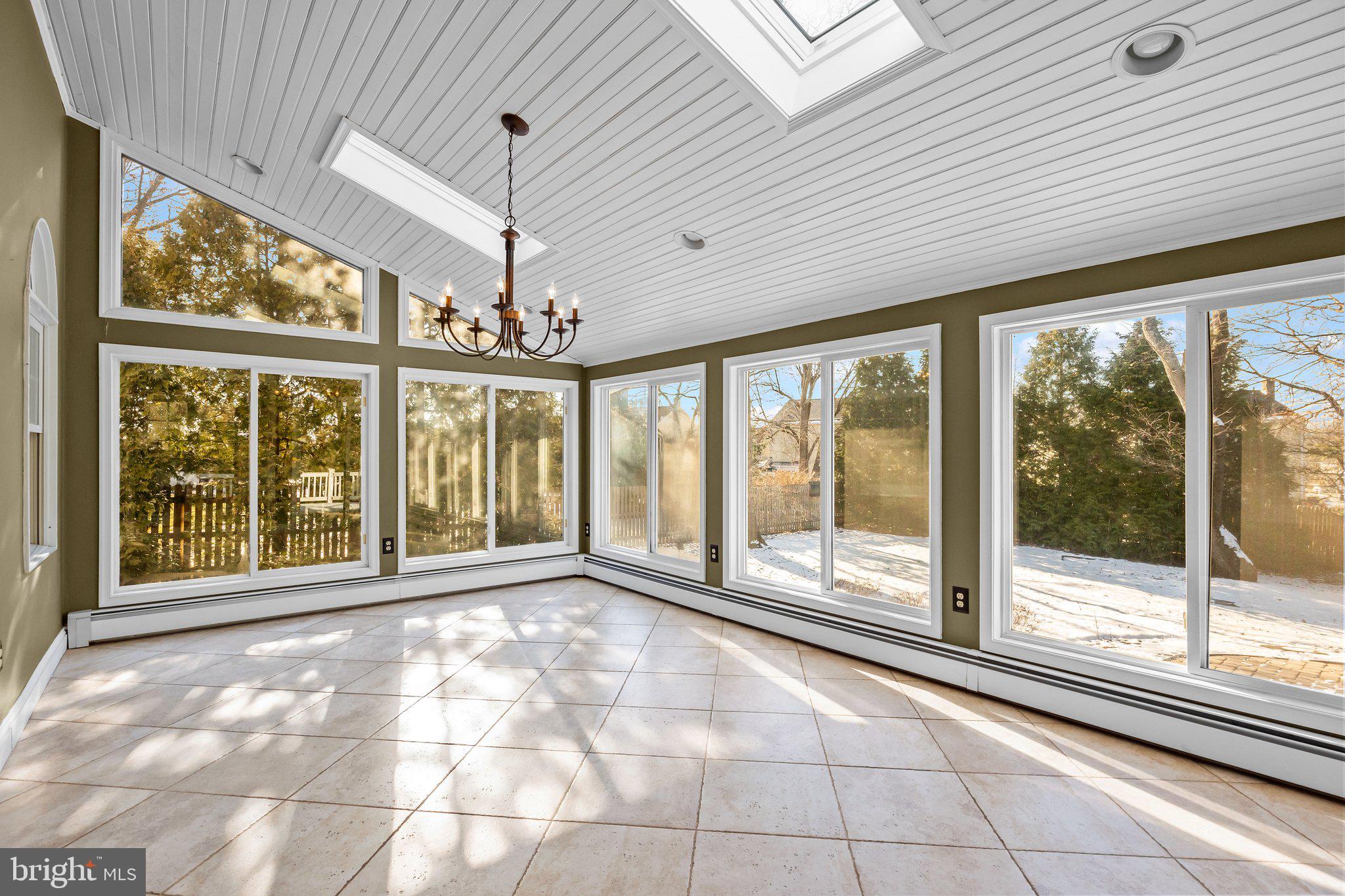 CREEK VIEW ESTS - Residential