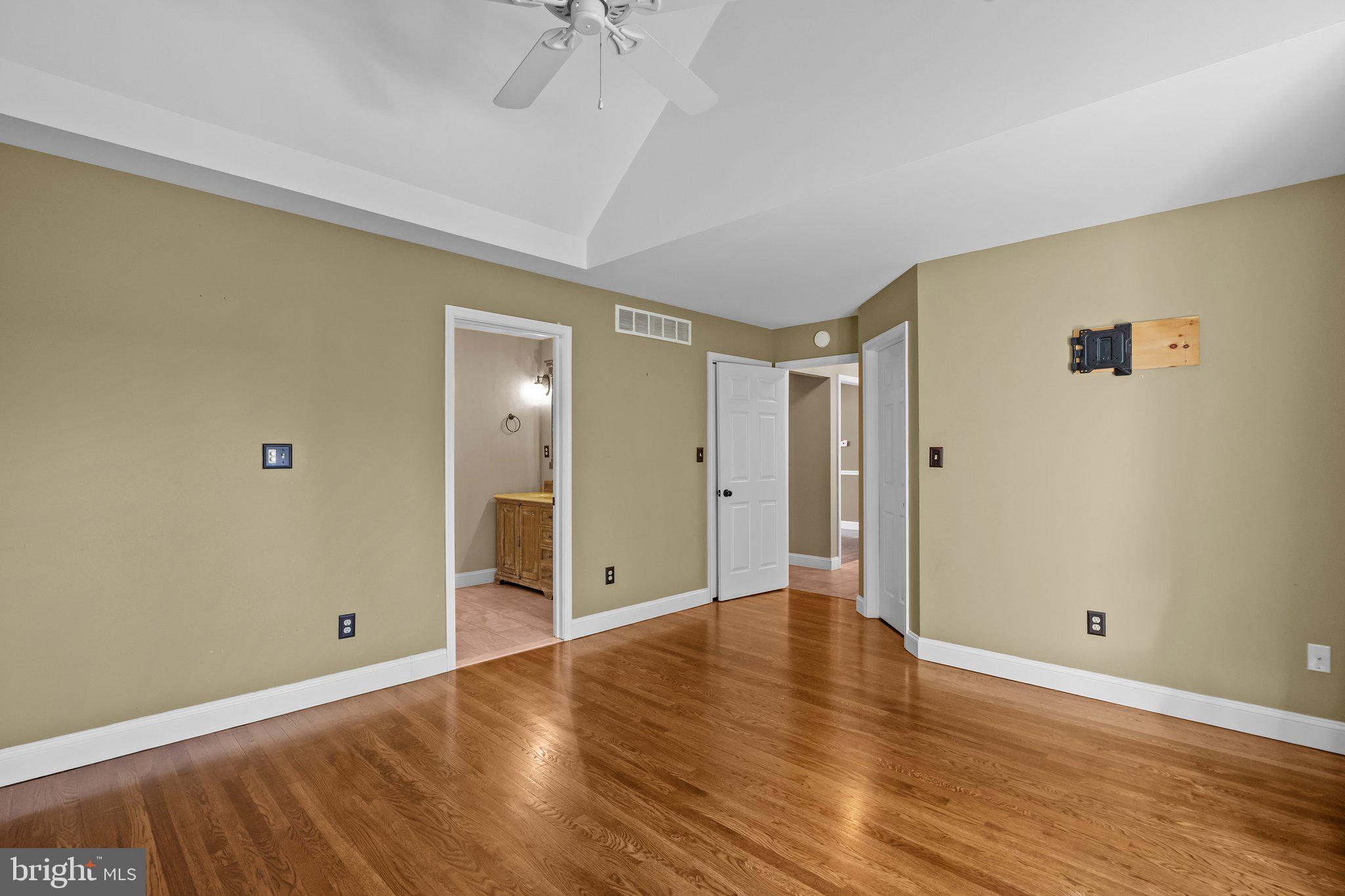 CREEK VIEW ESTS - Residential