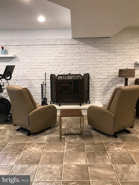 SHERWOOD ACRES - Residential