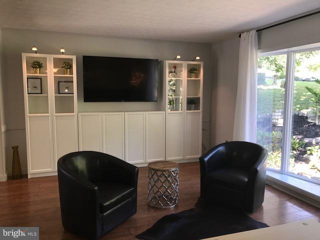 SHERWOOD ACRES - Residential