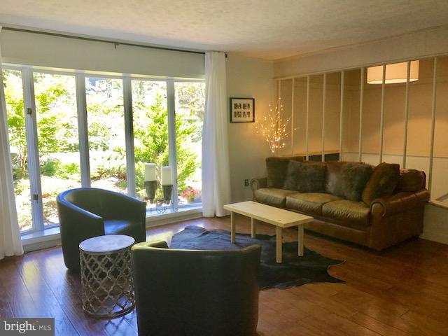 SHERWOOD ACRES - Residential