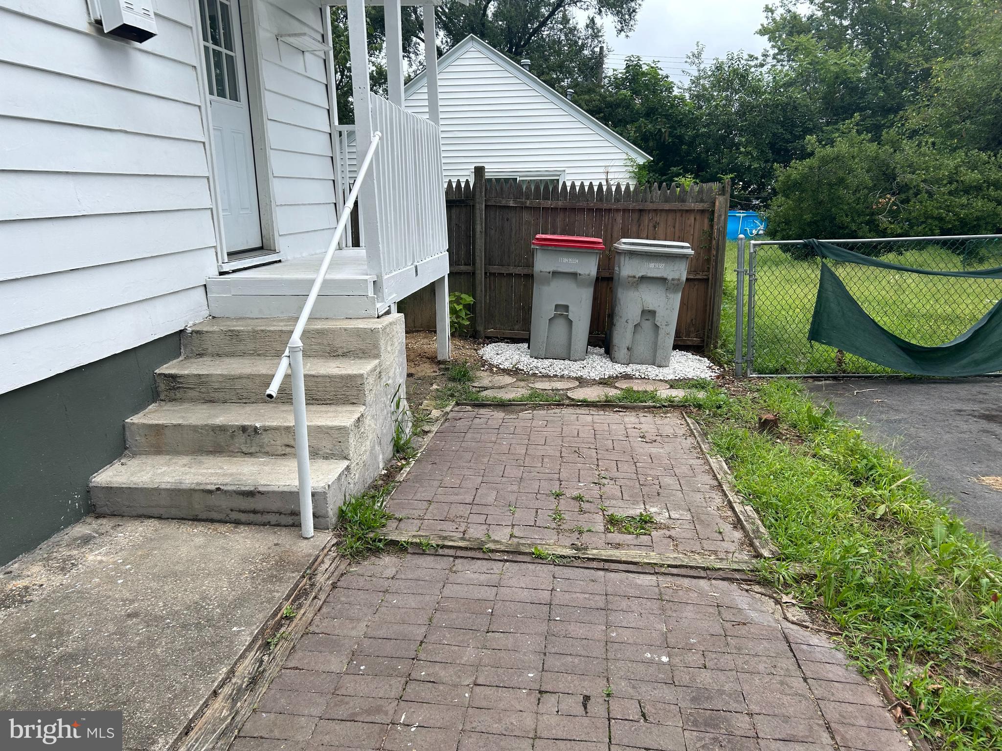 110 W ELMER STREET