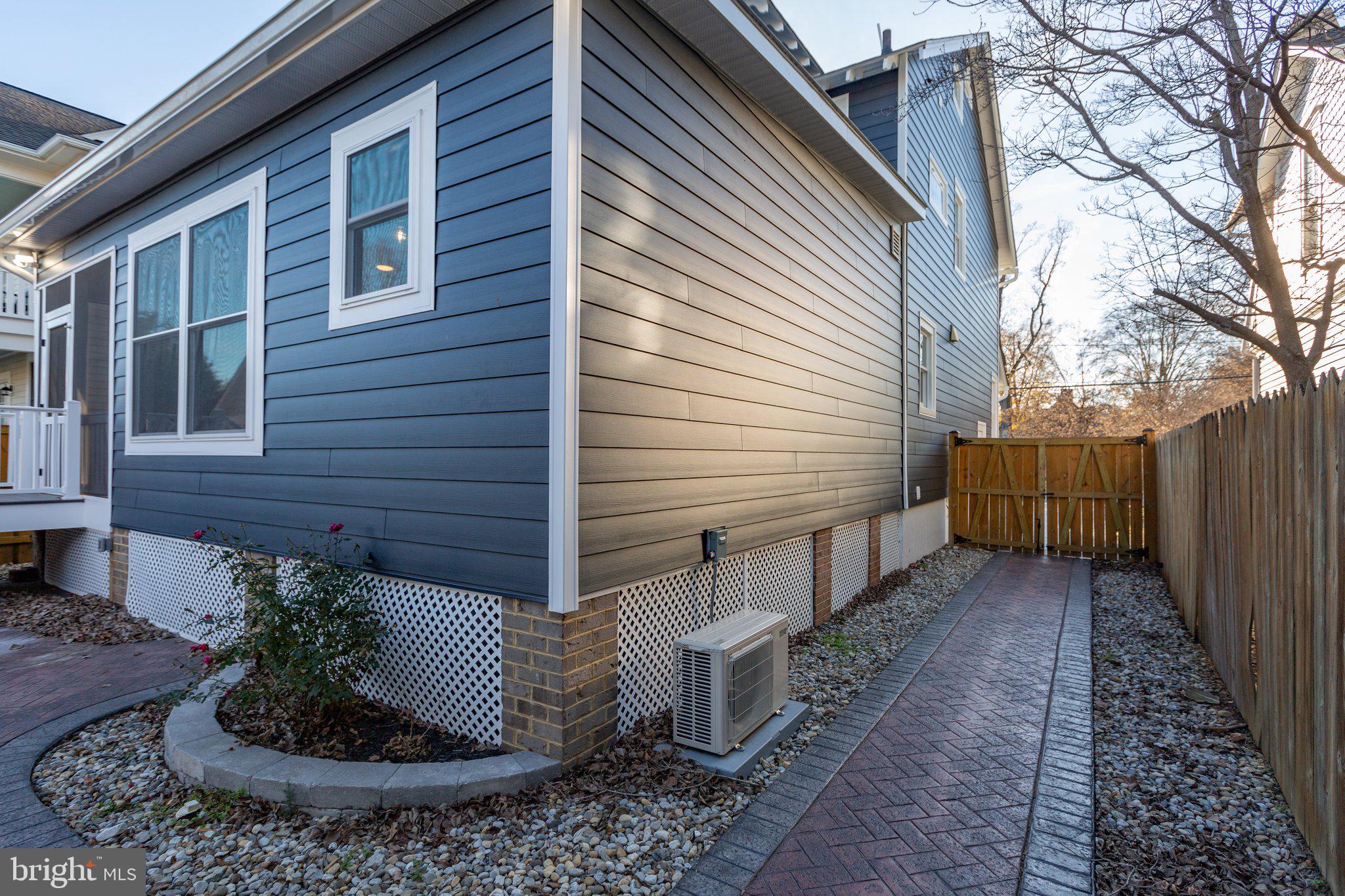 DOWNTOWN FREDERICKSBURG - Residential