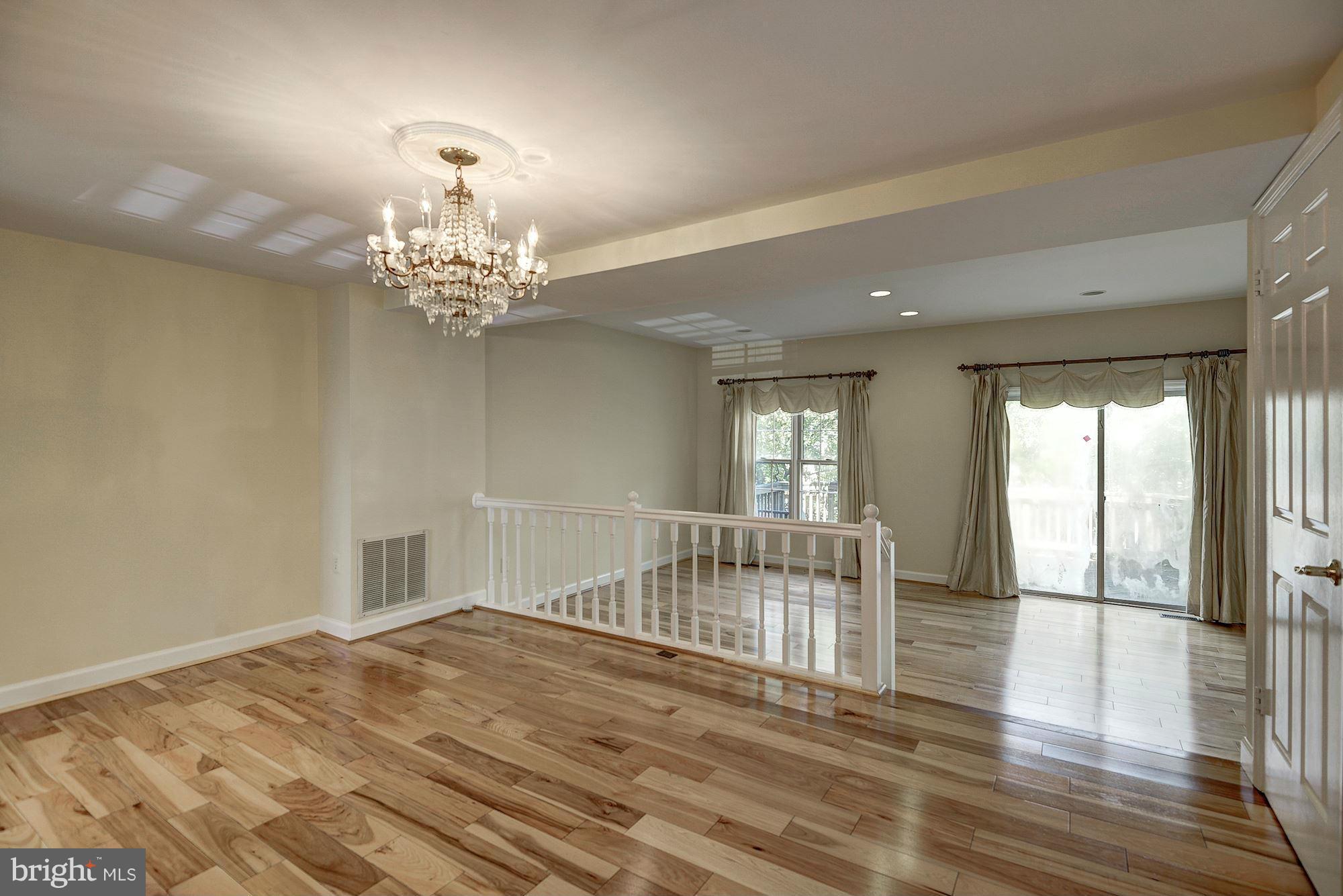 WELLINGTON COMMONS - Residential Lease