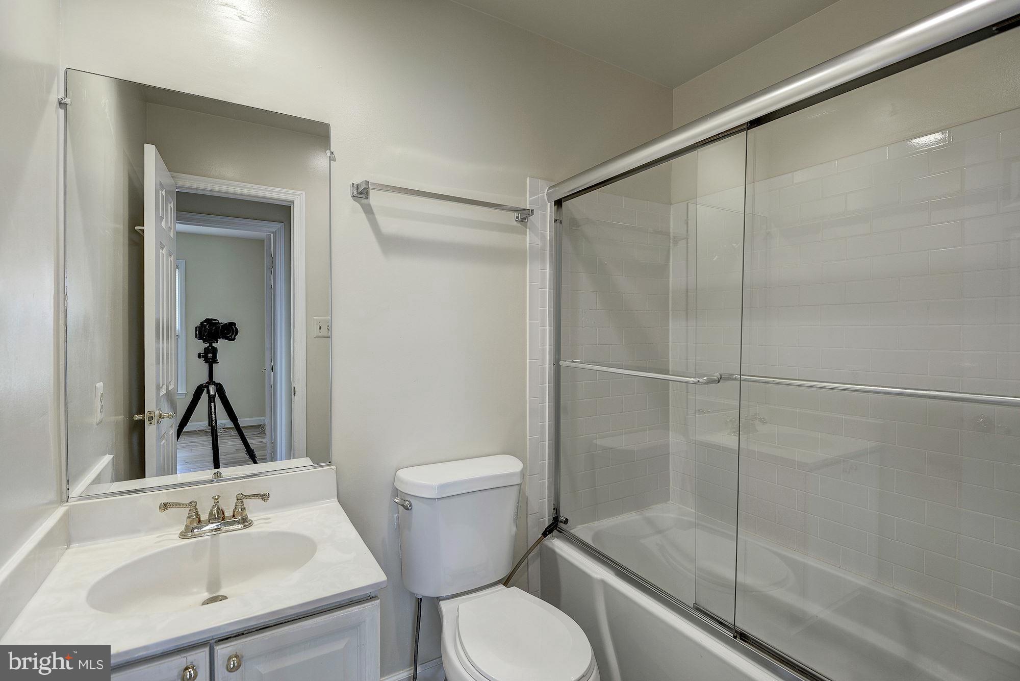 WELLINGTON COMMONS - Residential Lease