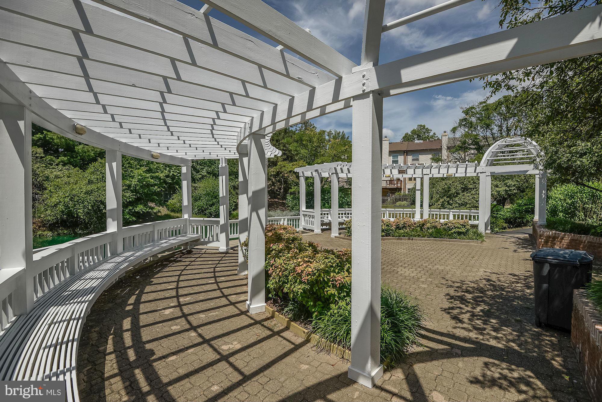 WELLINGTON COMMONS - Residential Lease