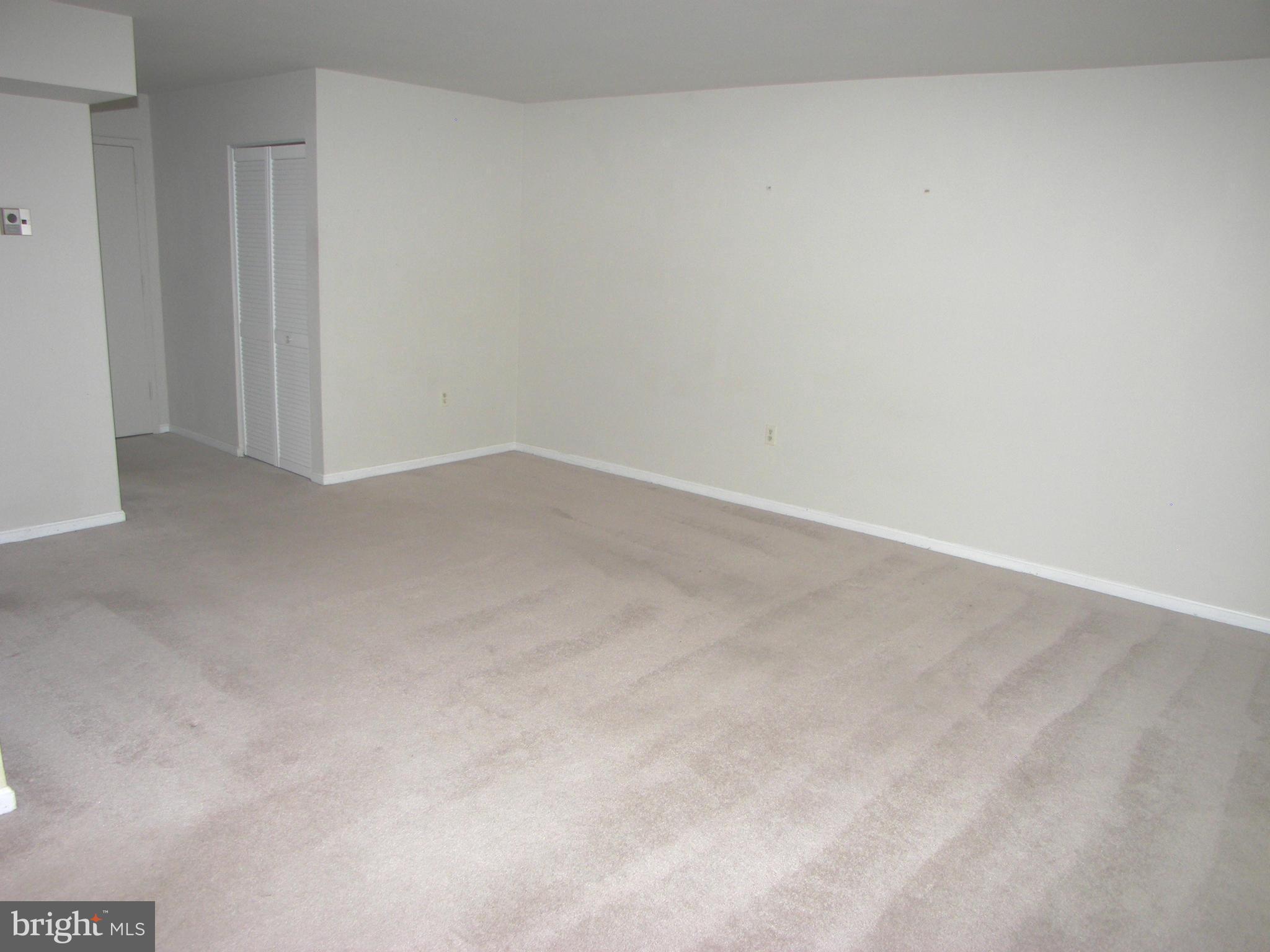 CANTERBURY SQUARE - Residential Lease