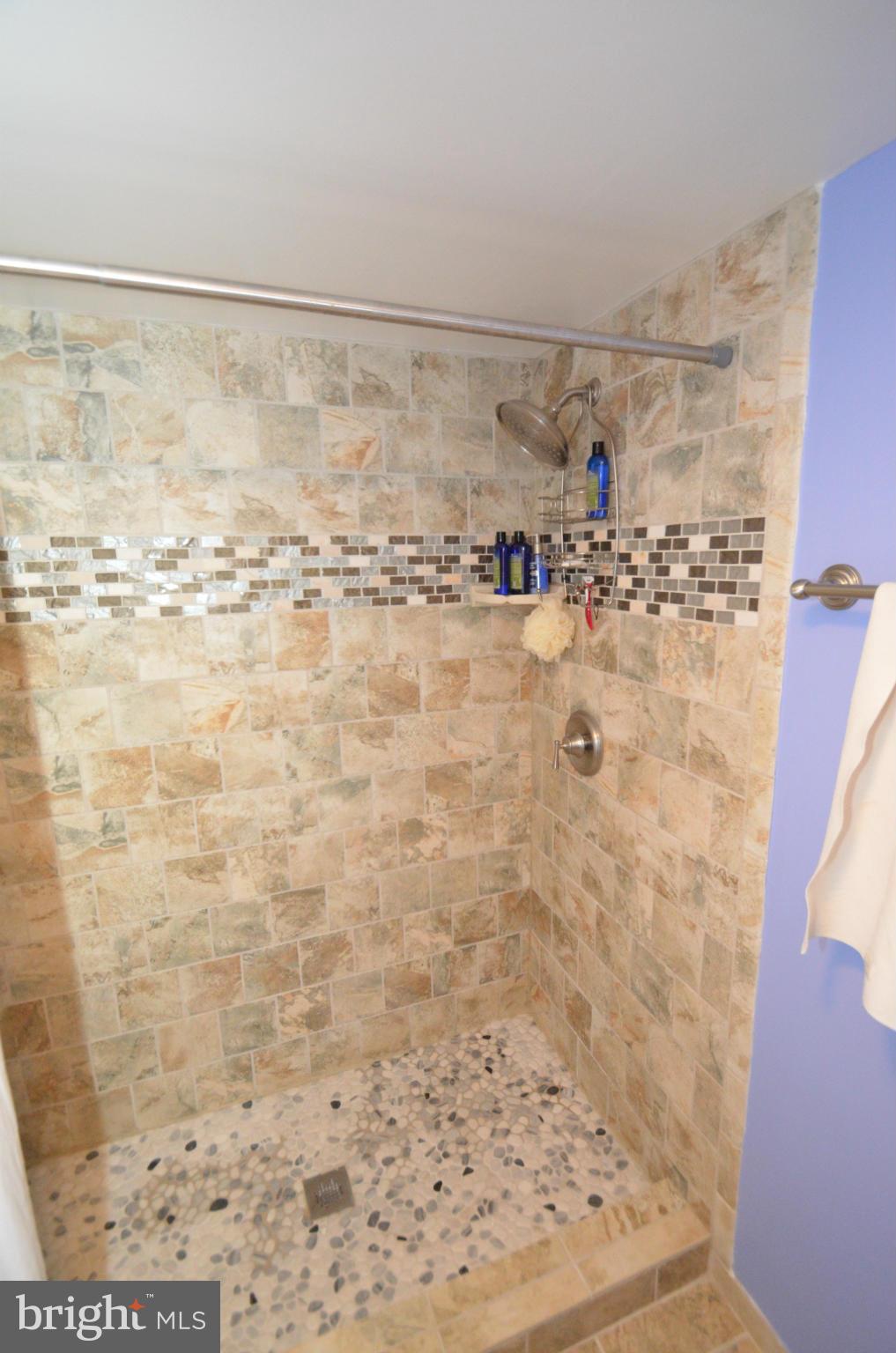 CANTERBURY SQUARE - Residential Lease