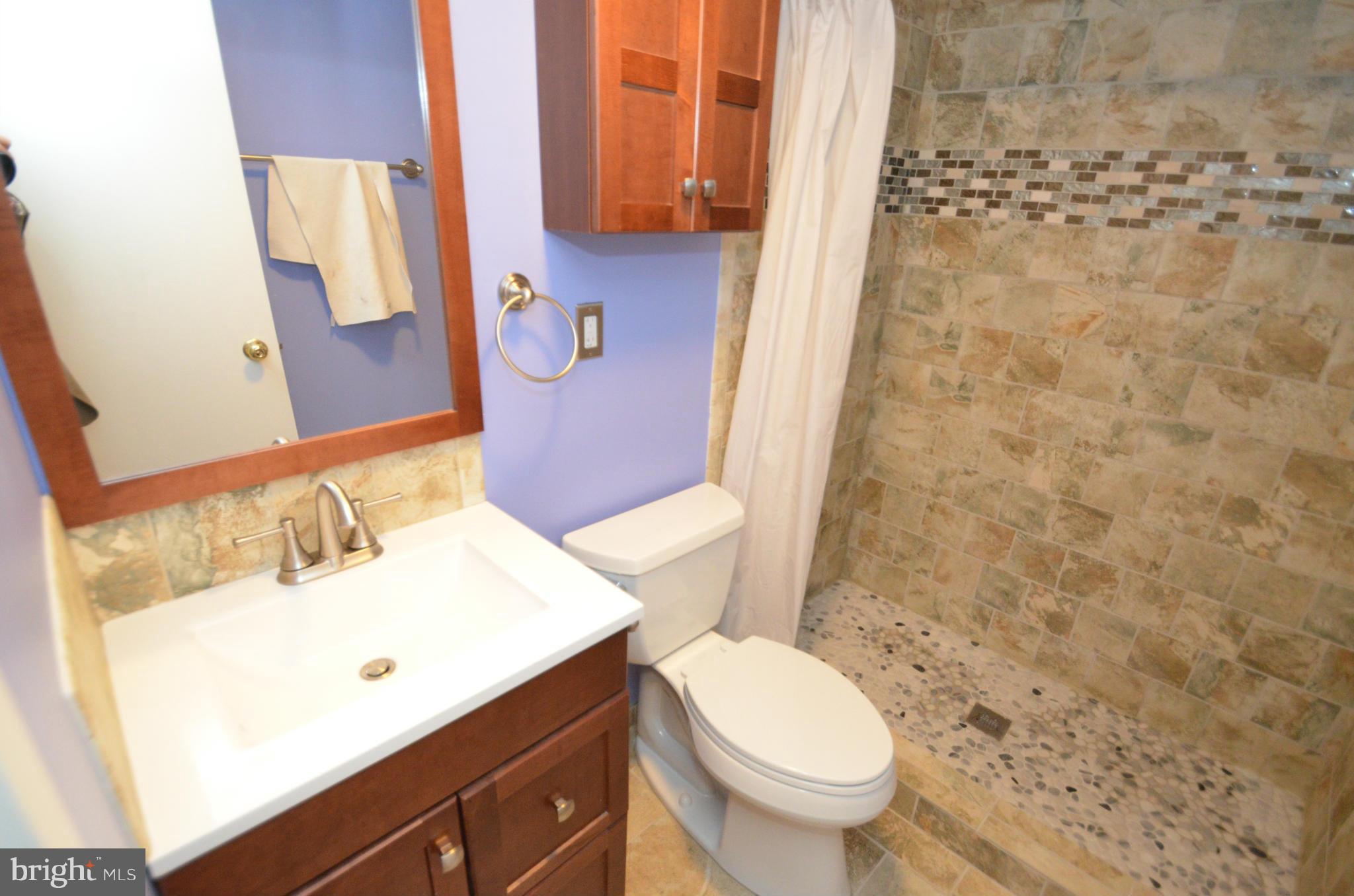 CANTERBURY SQUARE - Residential Lease