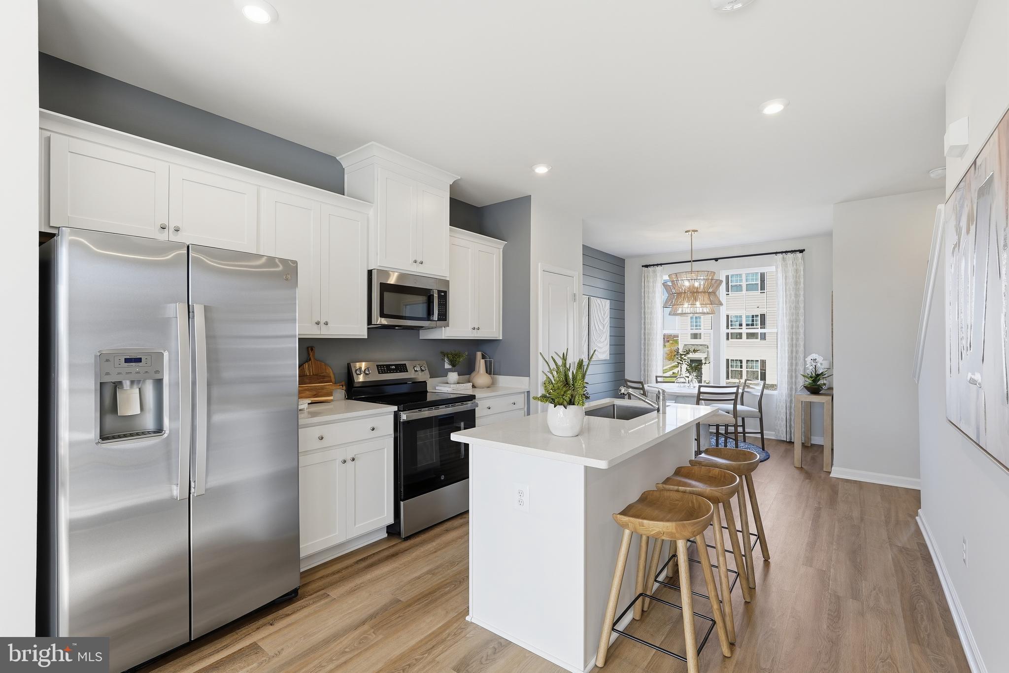 PRESIDENTS POINTE - Residential