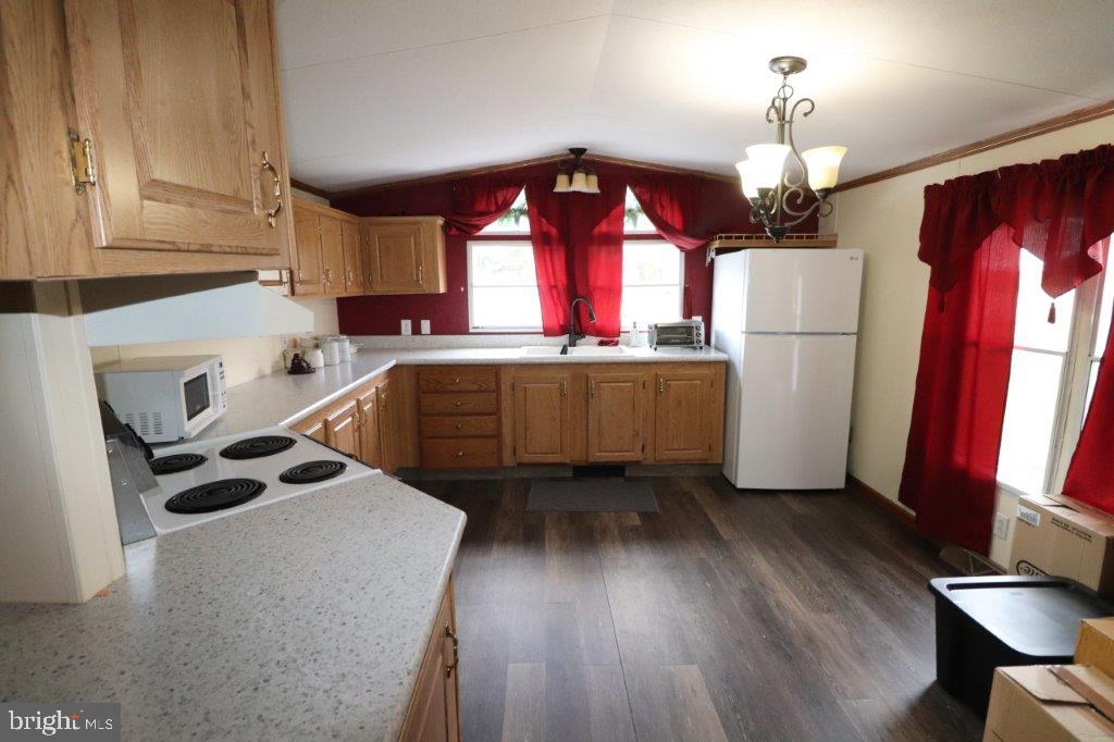 BLUE MT.VIEW PARK - Residential
