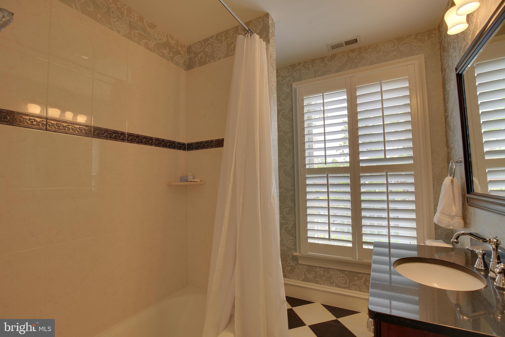 ROSEMONT PARK - Residential