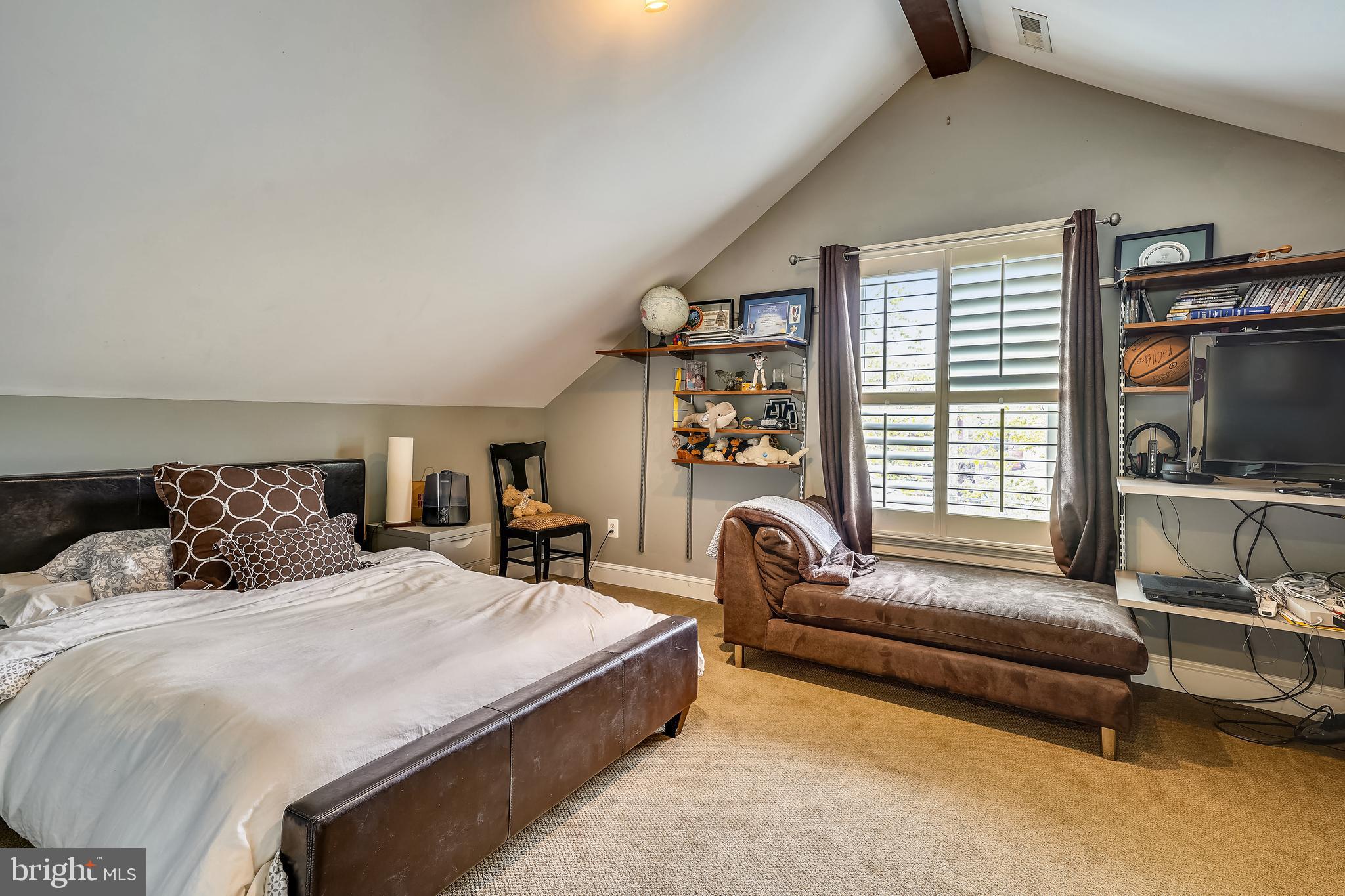 ROSEMONT PARK - Residential