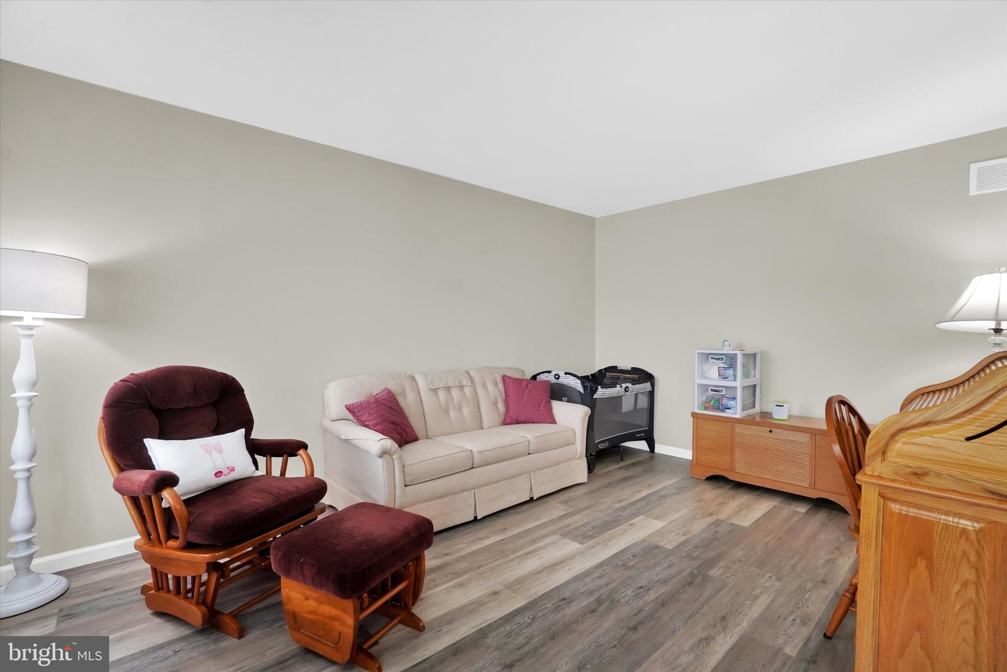 YORK TWP - Residential