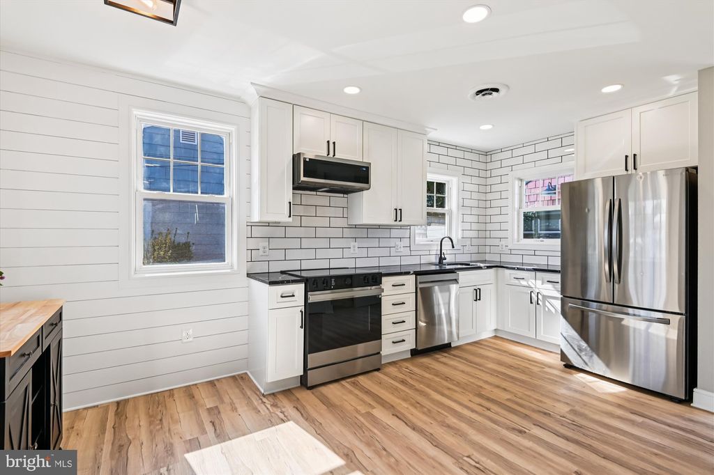 Photo of 233 Farragut Road, ANNAPOLIS, MD 21401 (MLS # MDAA2127740)