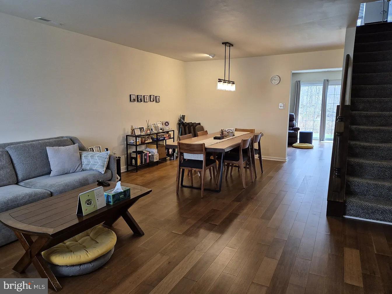 BLUE BELL WOODS - Residential Lease