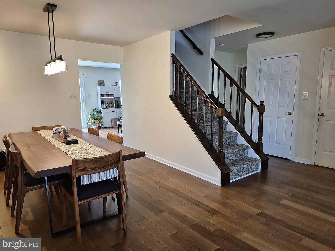 BLUE BELL WOODS - Residential Lease