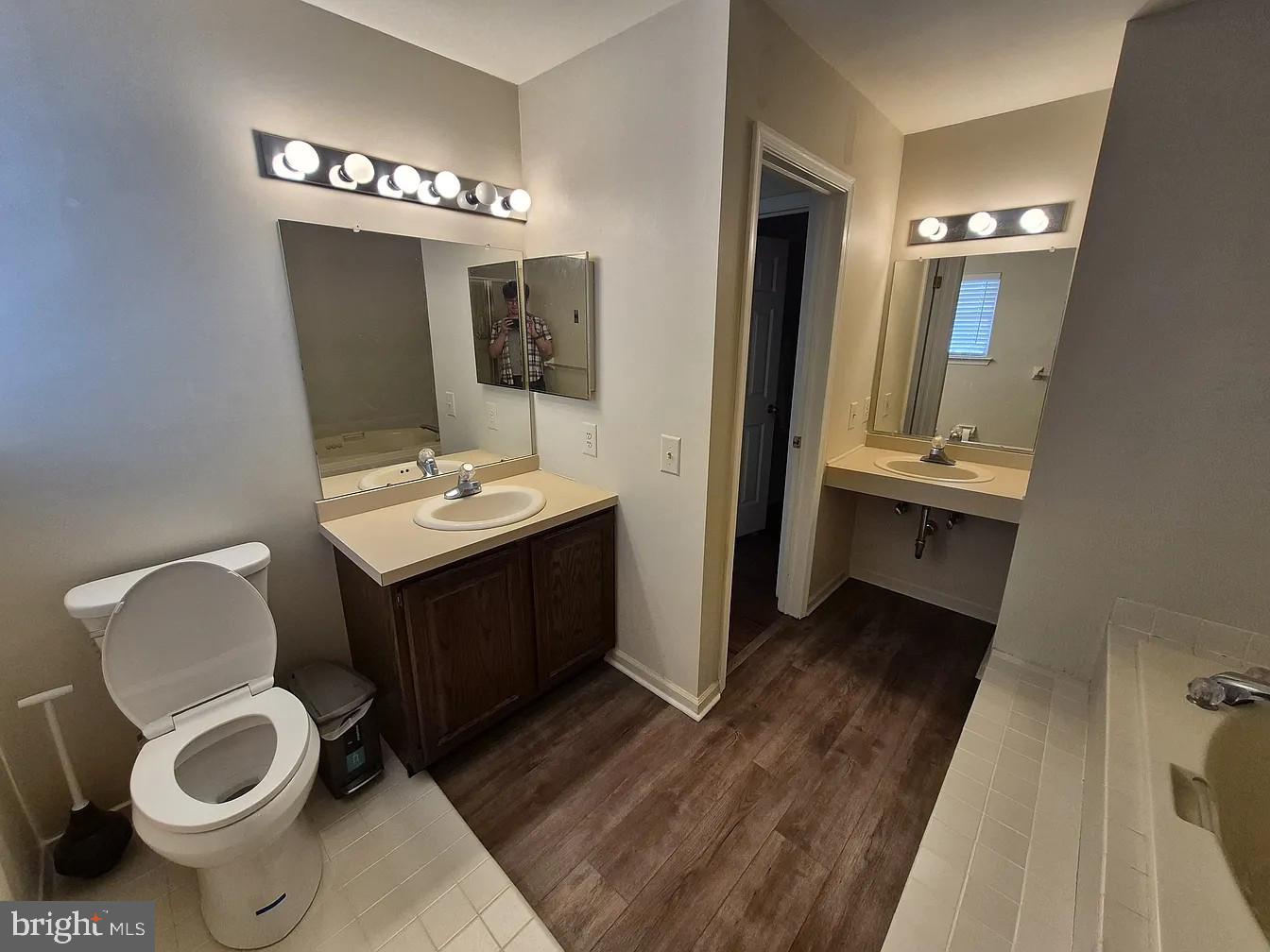 BLUE BELL WOODS - Residential Lease