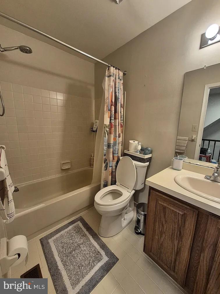 BLUE BELL WOODS - Residential Lease