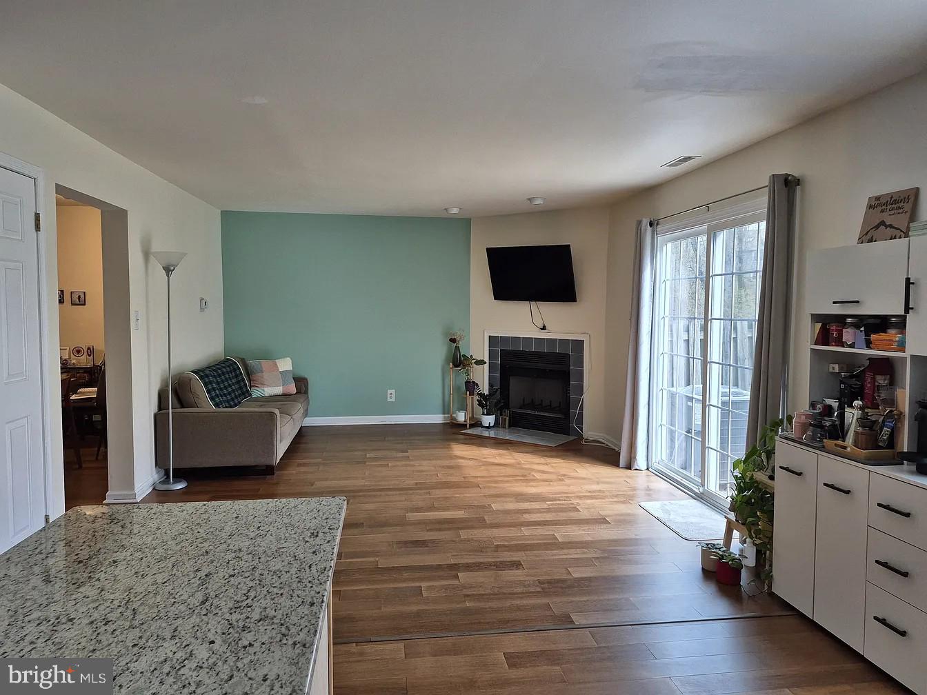 BLUE BELL WOODS - Residential Lease