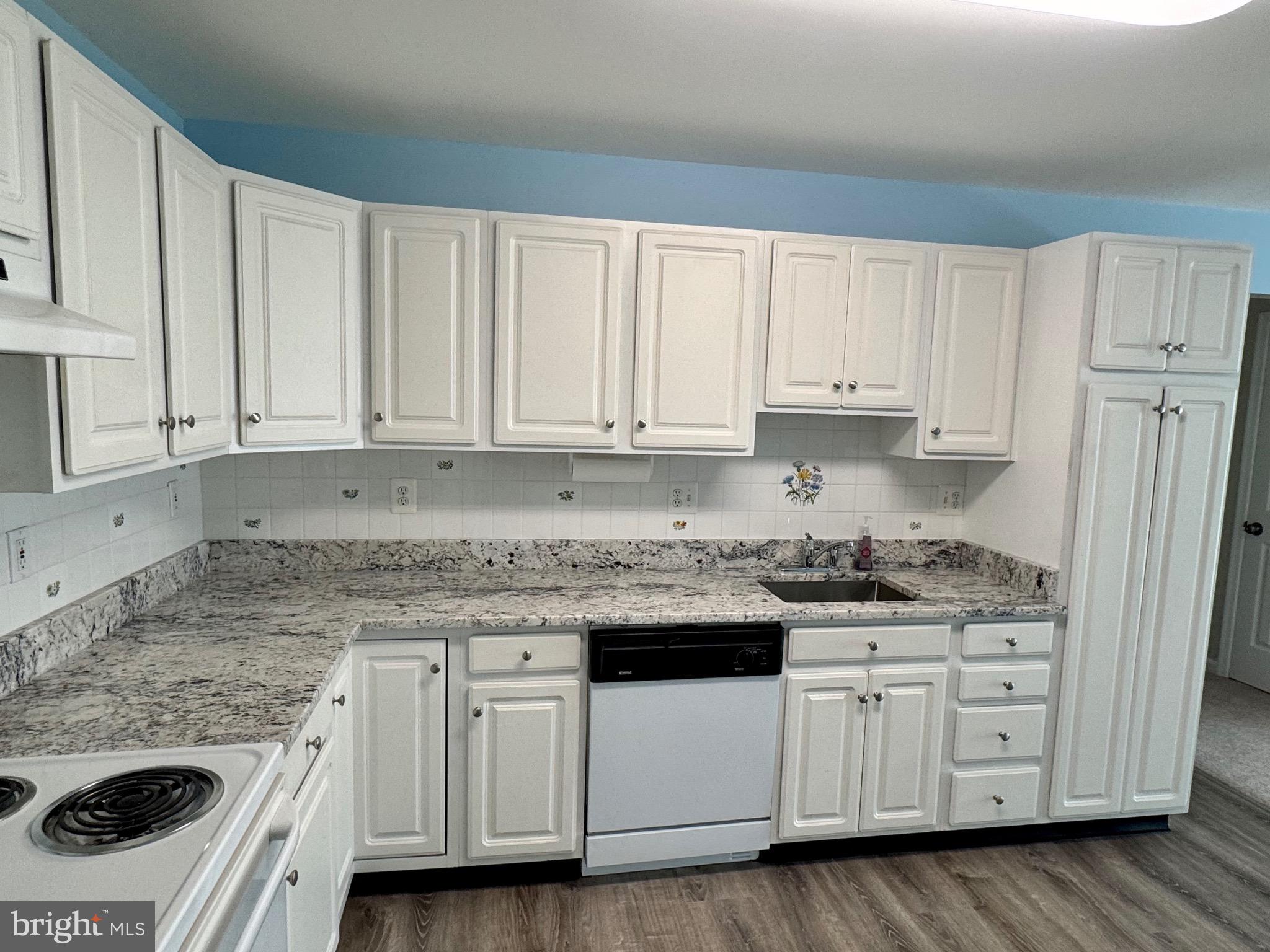 WINIFRED MANOR - Residential