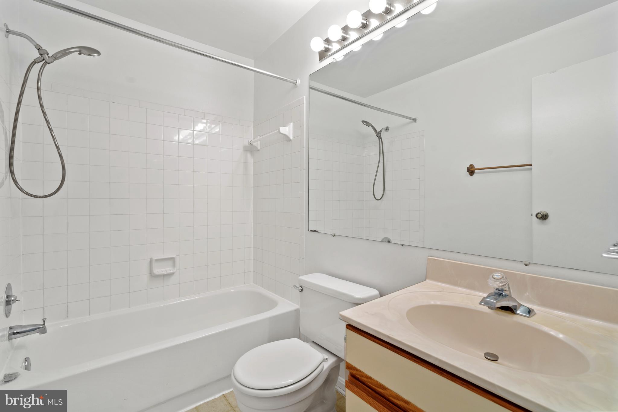 STONINGTON - Residential