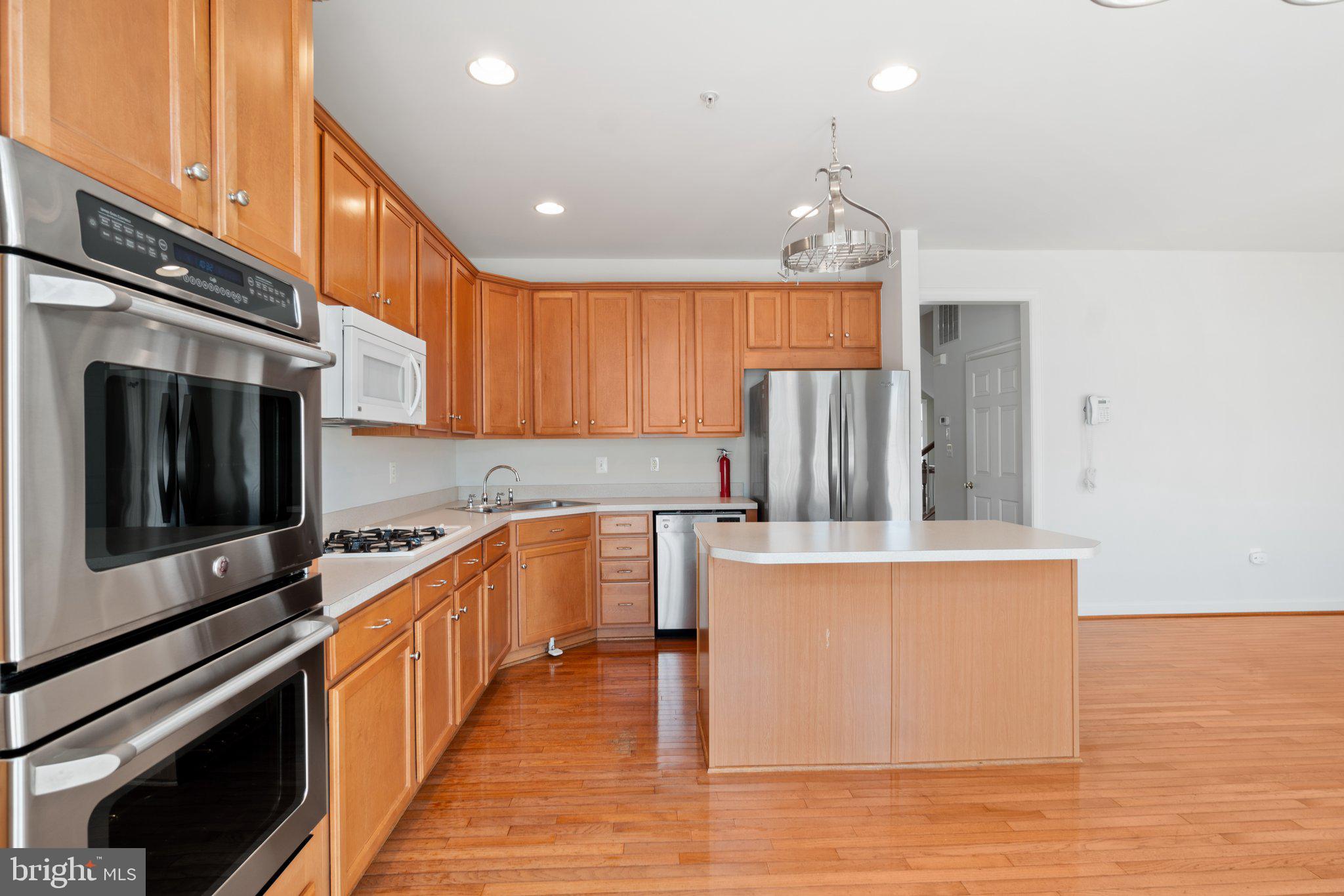 QUINCE ORCHARD PARK - Residential