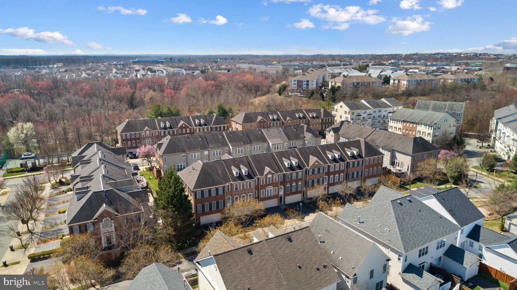 QUINCE ORCHARD PARK - Residential