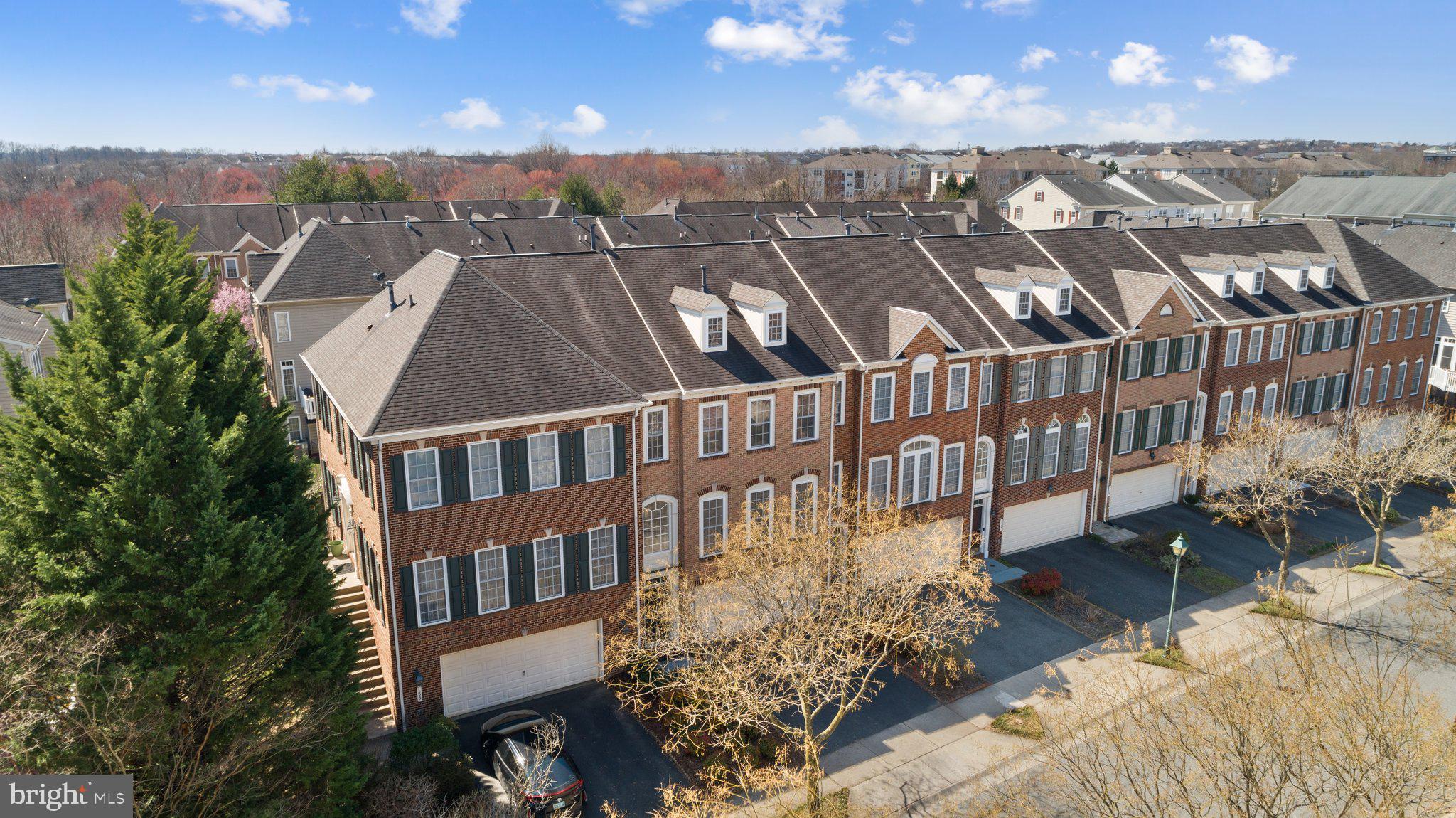 QUINCE ORCHARD PARK - Residential