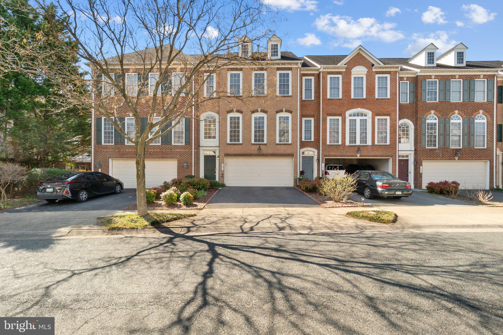 QUINCE ORCHARD PARK - Residential