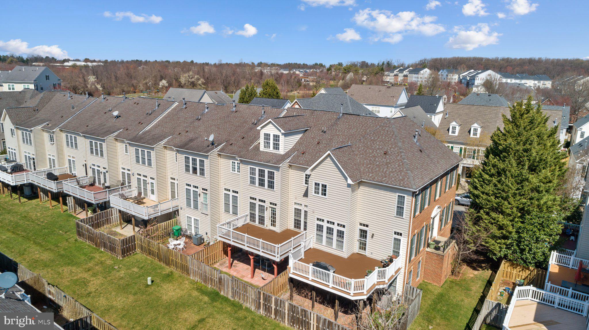 QUINCE ORCHARD PARK - Residential