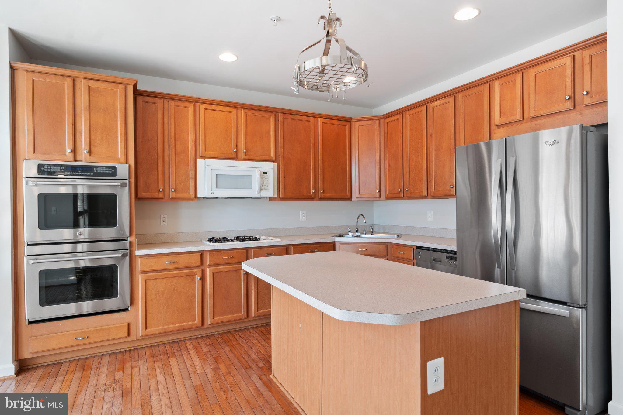 QUINCE ORCHARD PARK - Residential