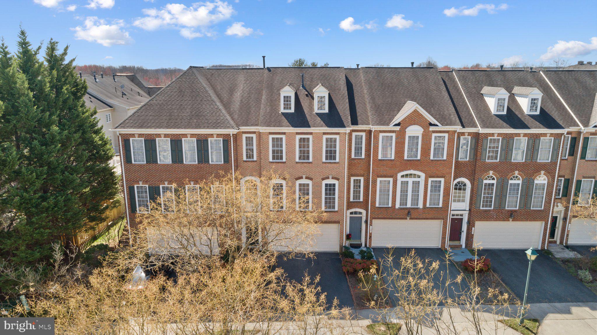 QUINCE ORCHARD PARK - Residential