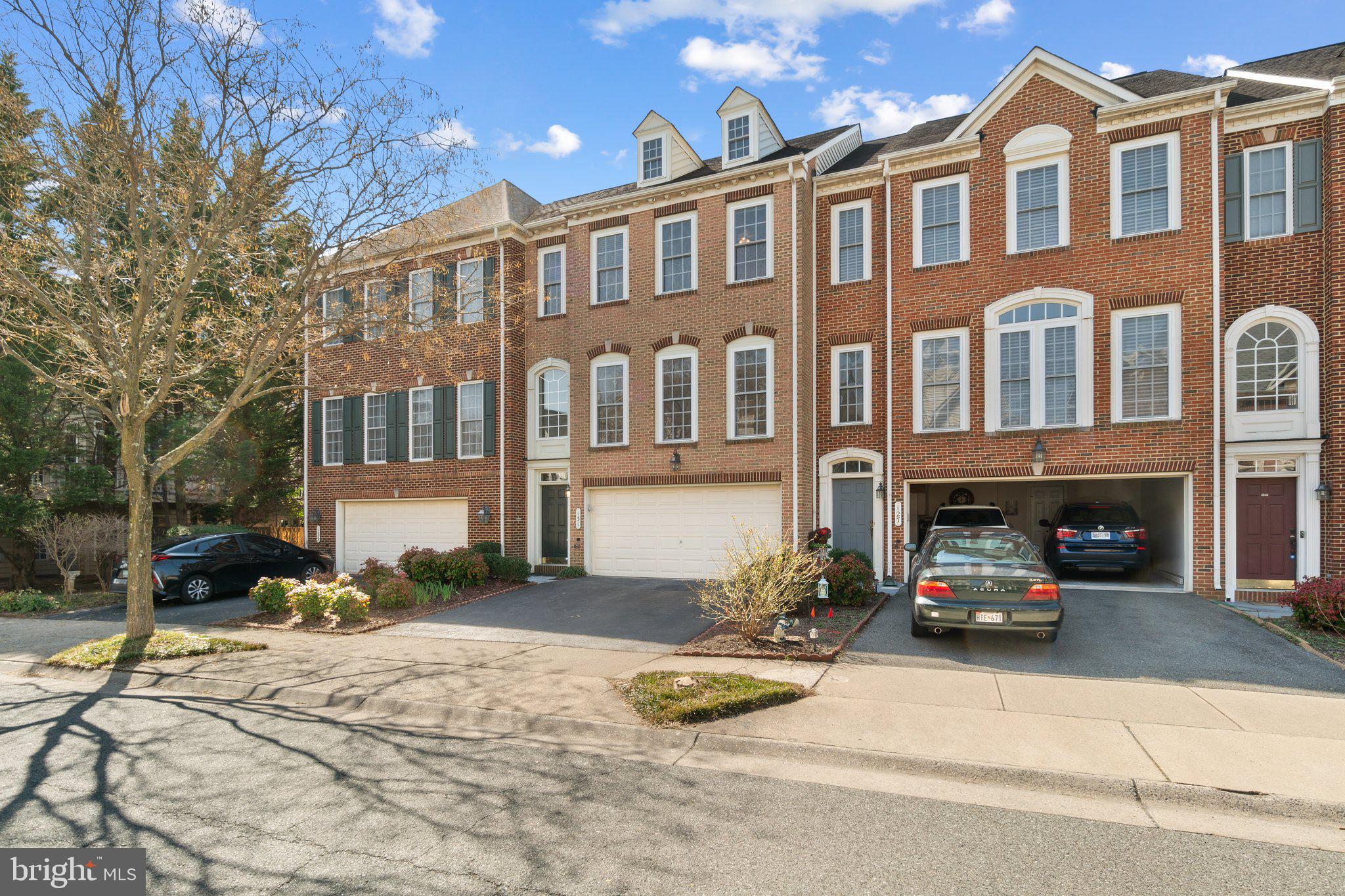 QUINCE ORCHARD PARK - Residential