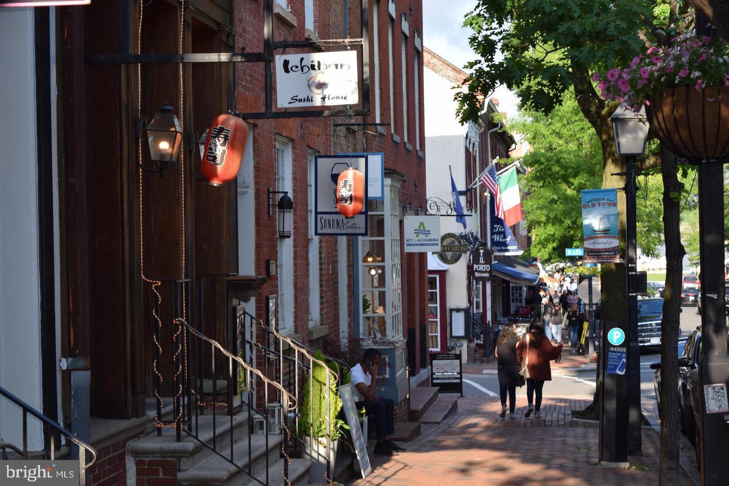 OLD TOWN GREENS - Residential Lease