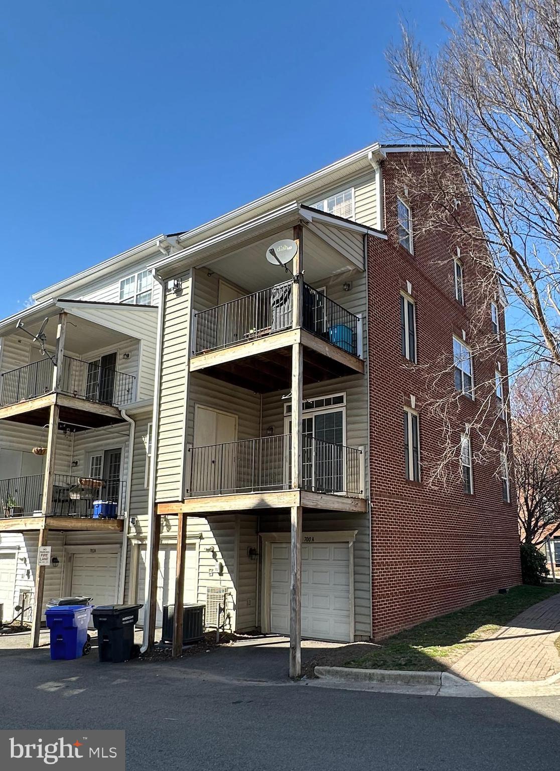 OLD TOWN GREENS - Residential Lease