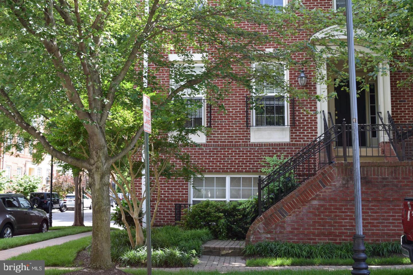 OLD TOWN GREENS - Residential Lease