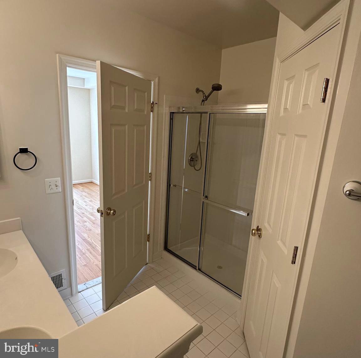 OLD TOWN GREENS - Residential Lease