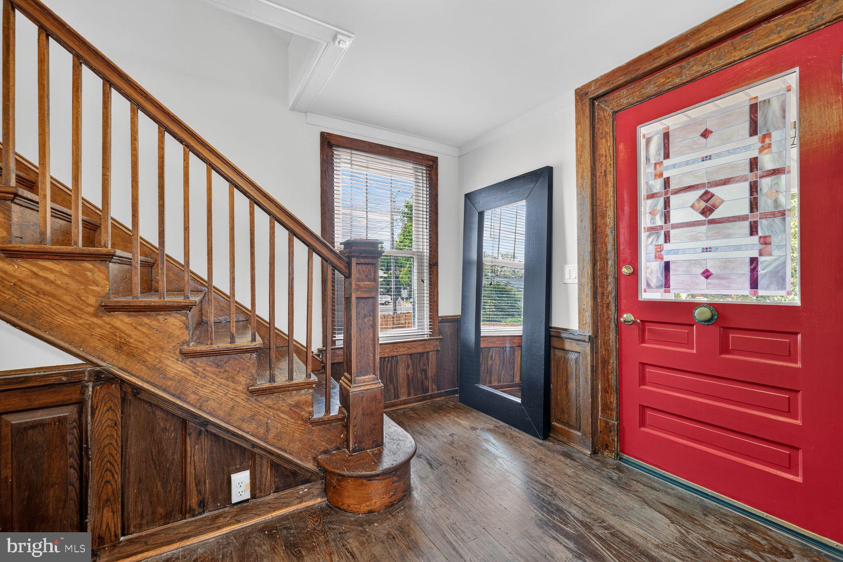 907 GRANDIN AVENUE