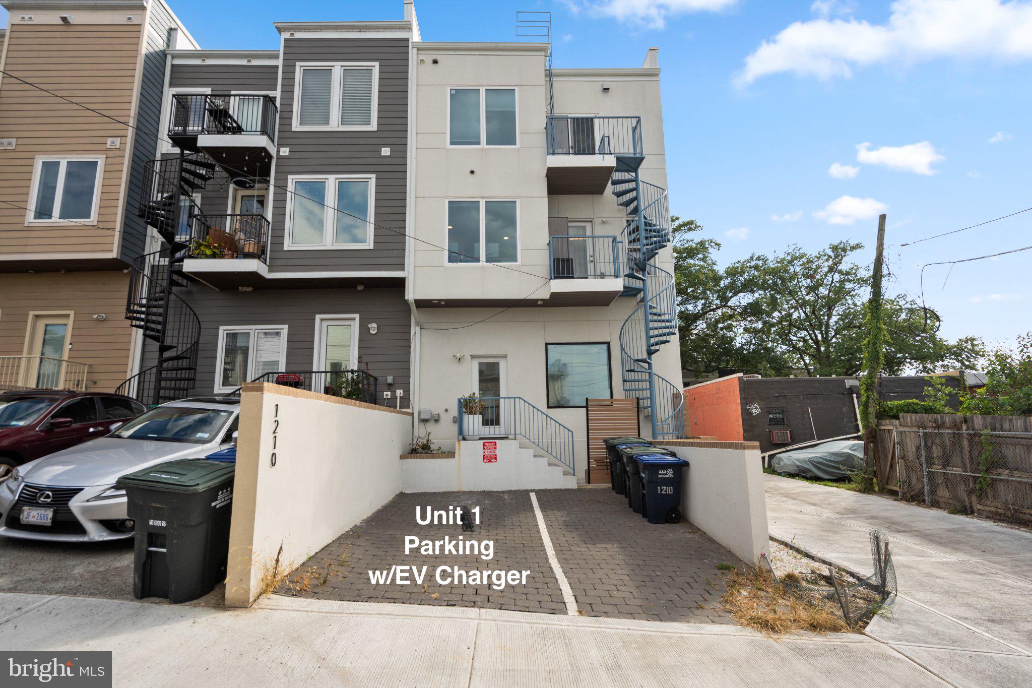 1210 QUEEN STREET NE 1