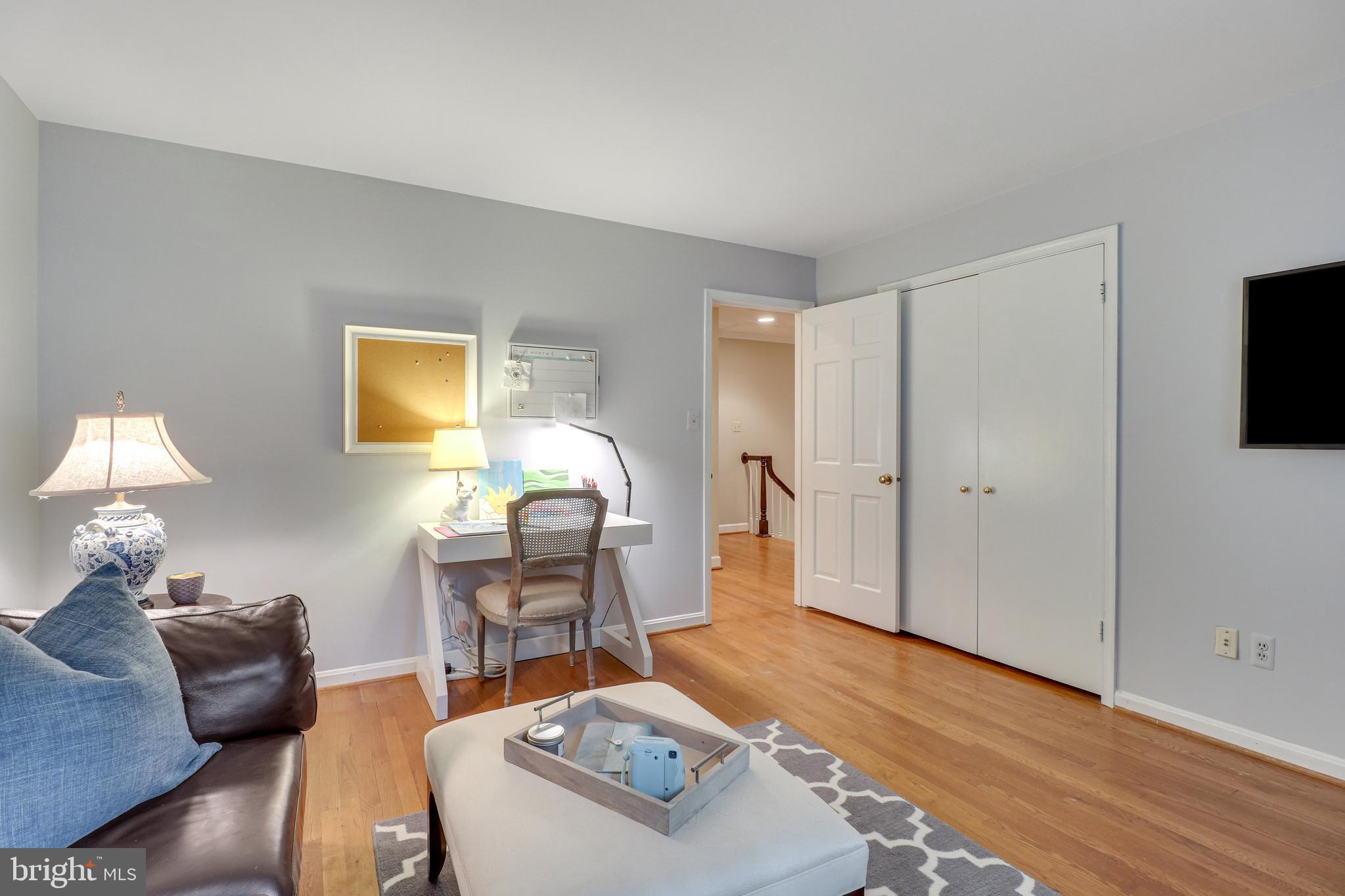 WOODSIDE ESTATES - Residential