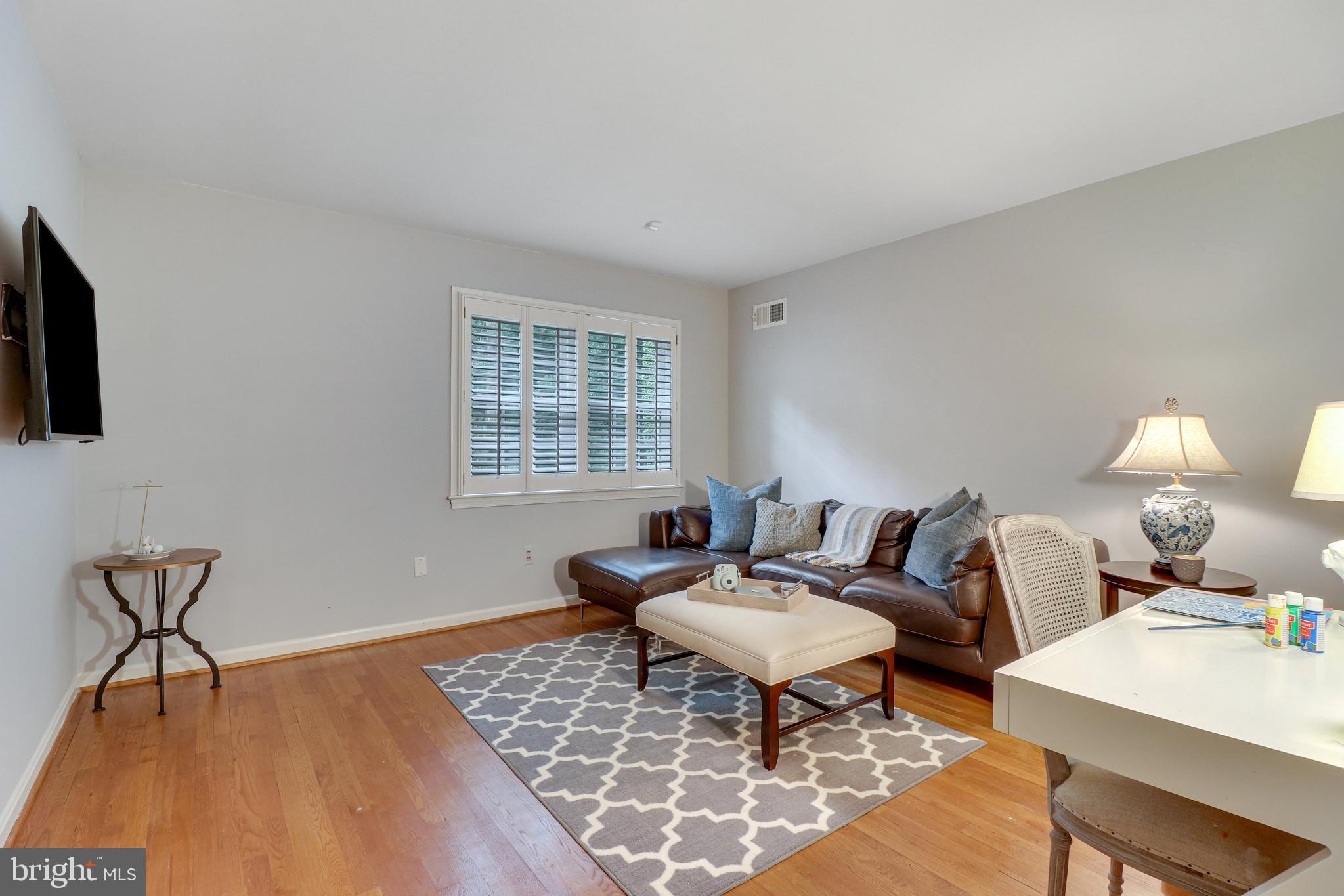 WOODSIDE ESTATES - Residential