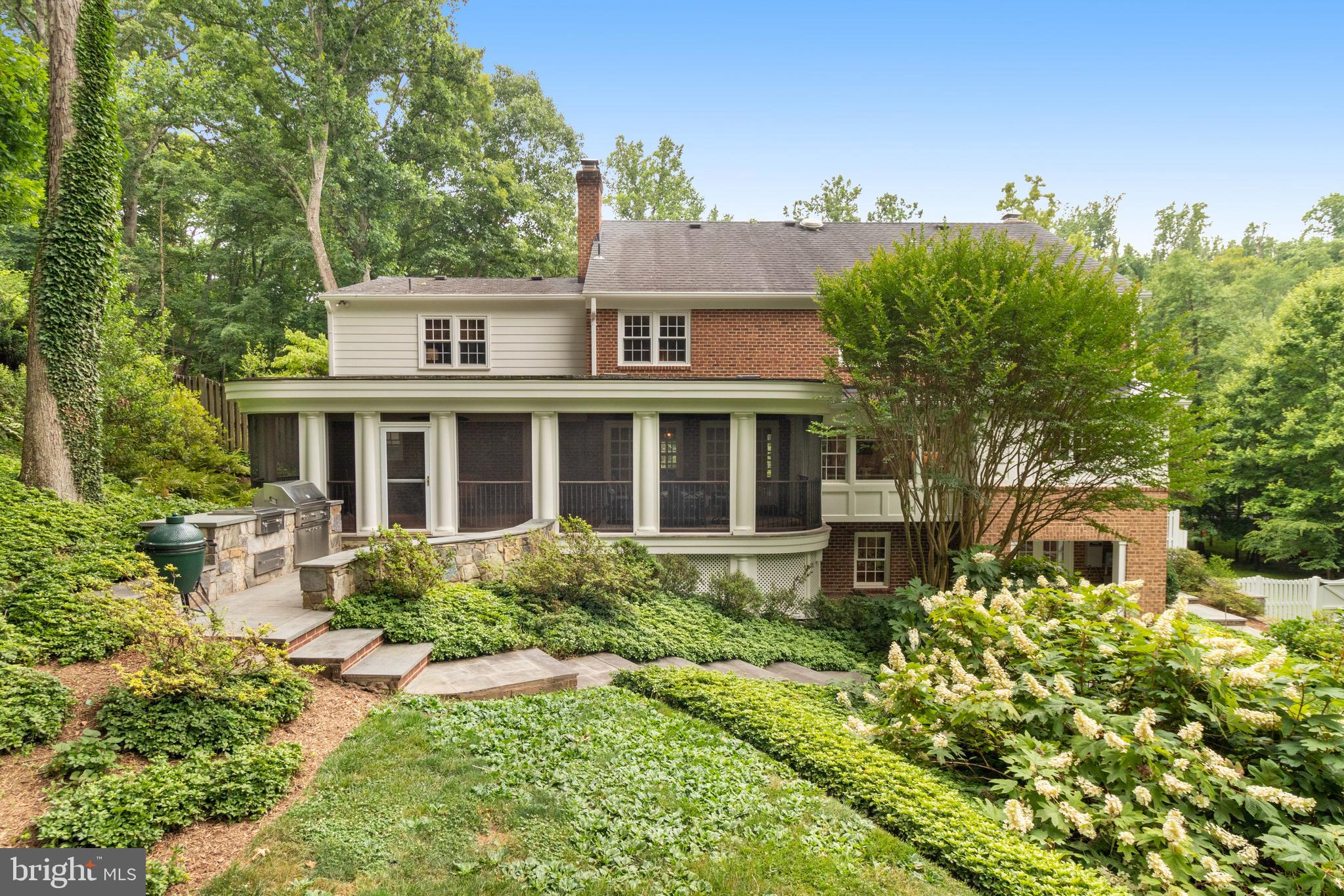 WOODSIDE ESTATES - Residential