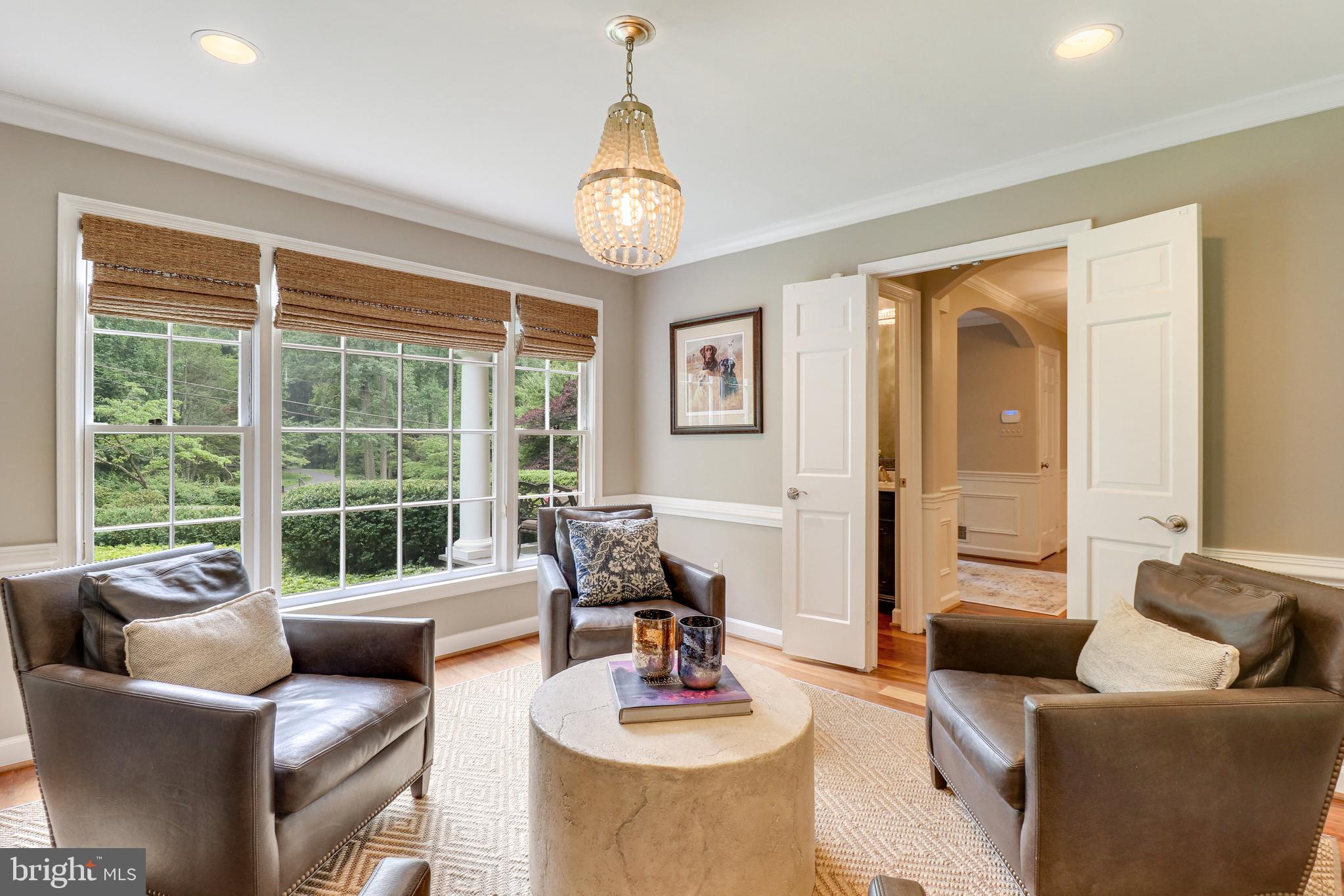 WOODSIDE ESTATES - Residential