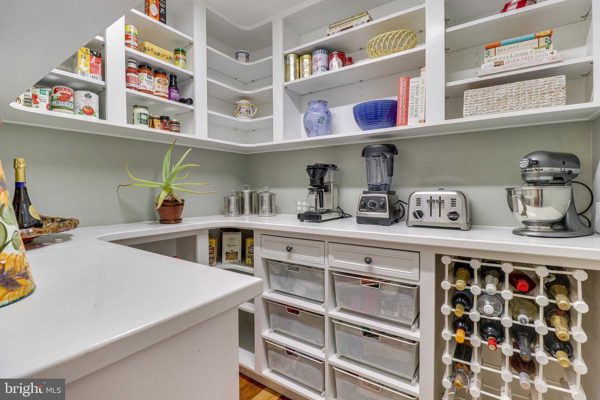 WOODSIDE ESTATES - Residential